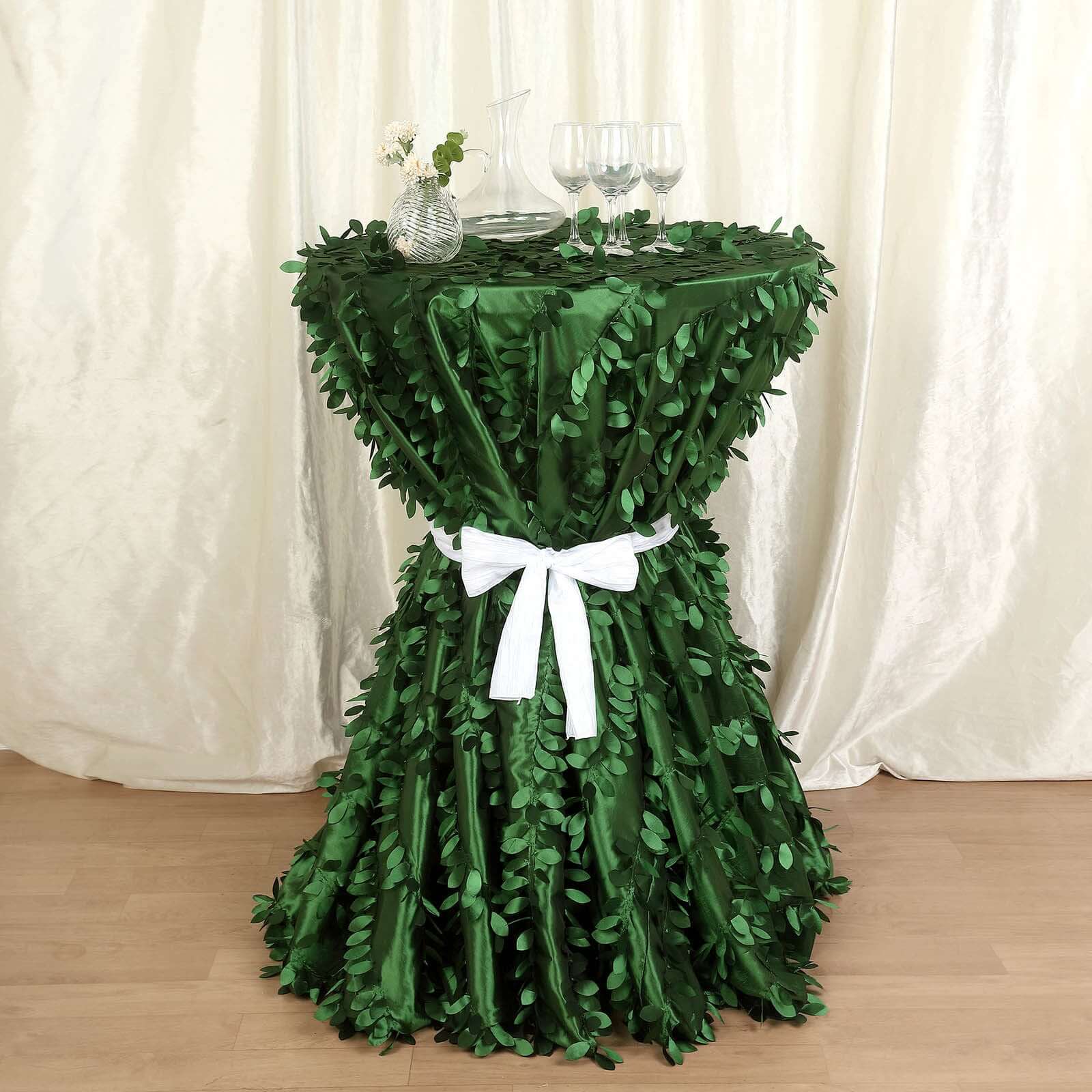 Green 132' Taffeta Round Tablecloth with 3D Leaf Petal Design - Perfect for Events!