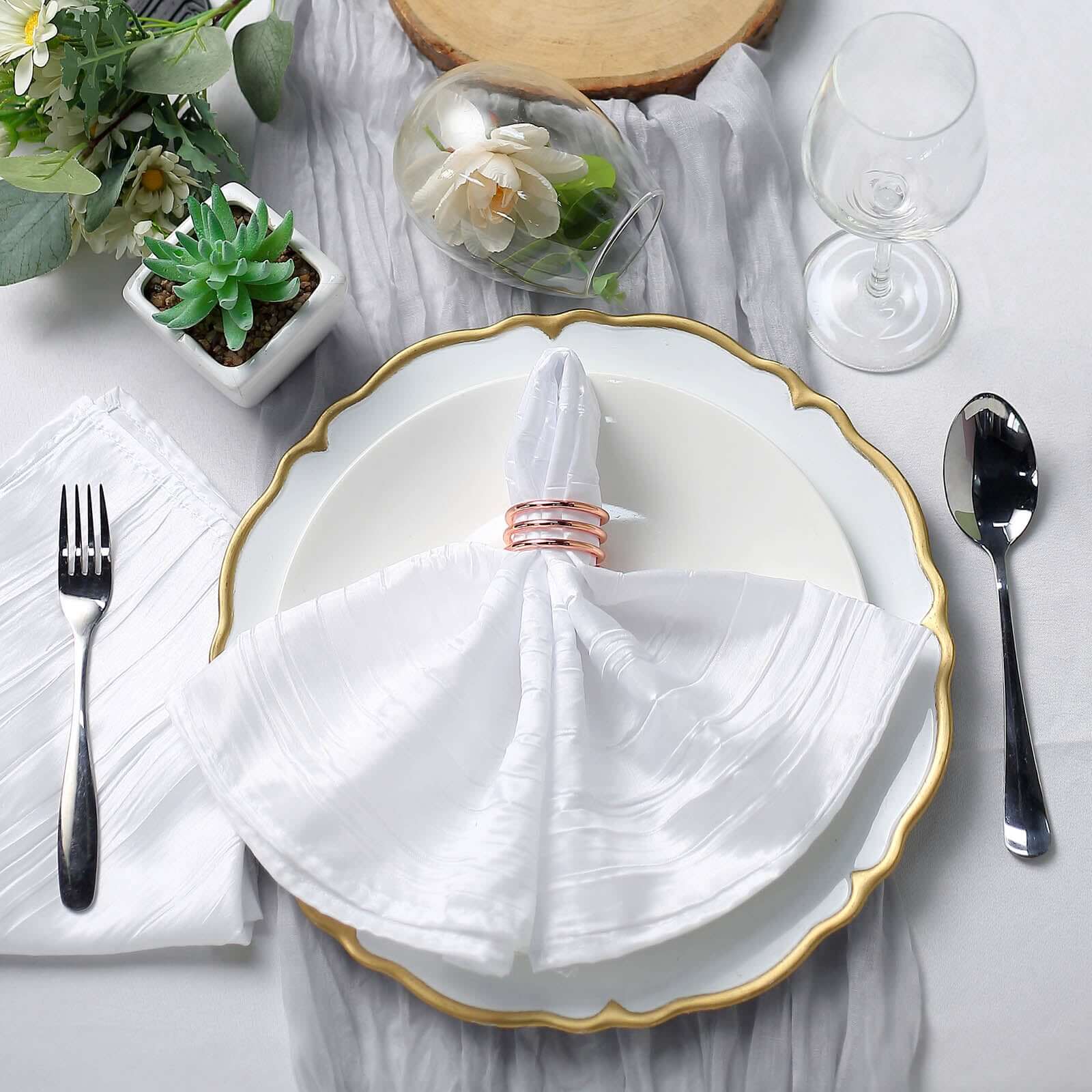 Set of 5 White 20x20 Taffeta Accordion Crinkle Style Dinner Napkins for Elegant Dining