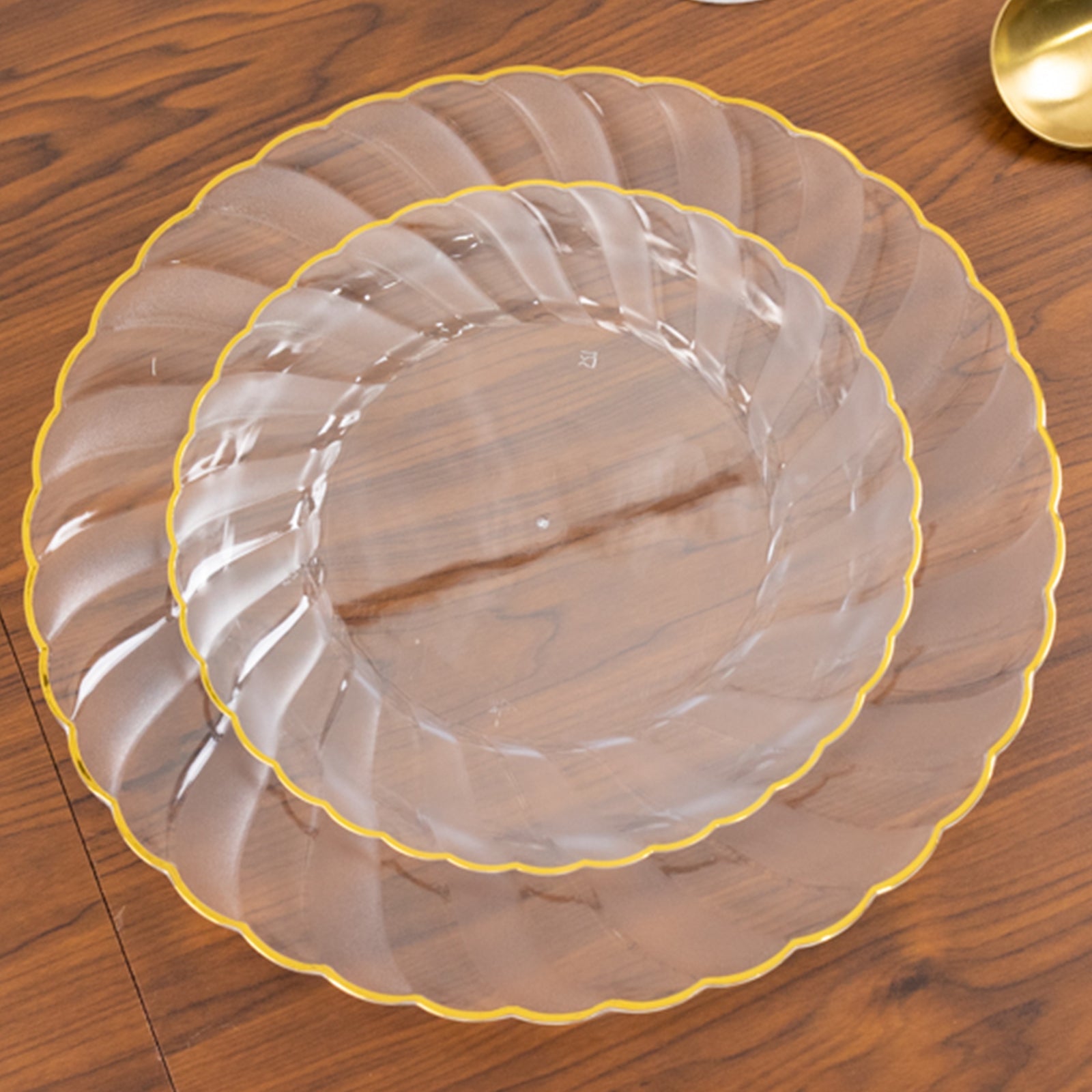 10-Pack Disposable Clear Plastic Salad Dessert Plates with Gold Flair Rim for Upscale Parties