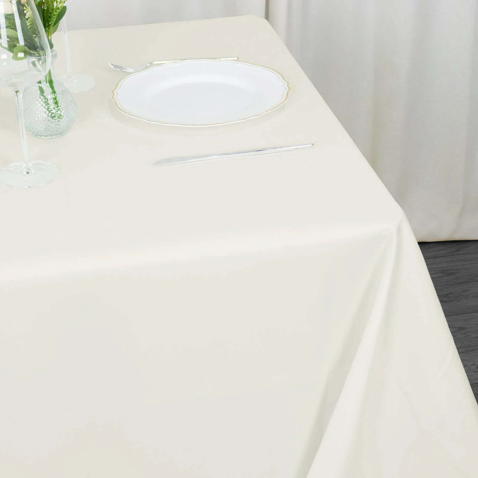 Hot Sale! 90x90 Ivory 220GSM Wrinkle-Resistant Premium Polyester Square Table Cover