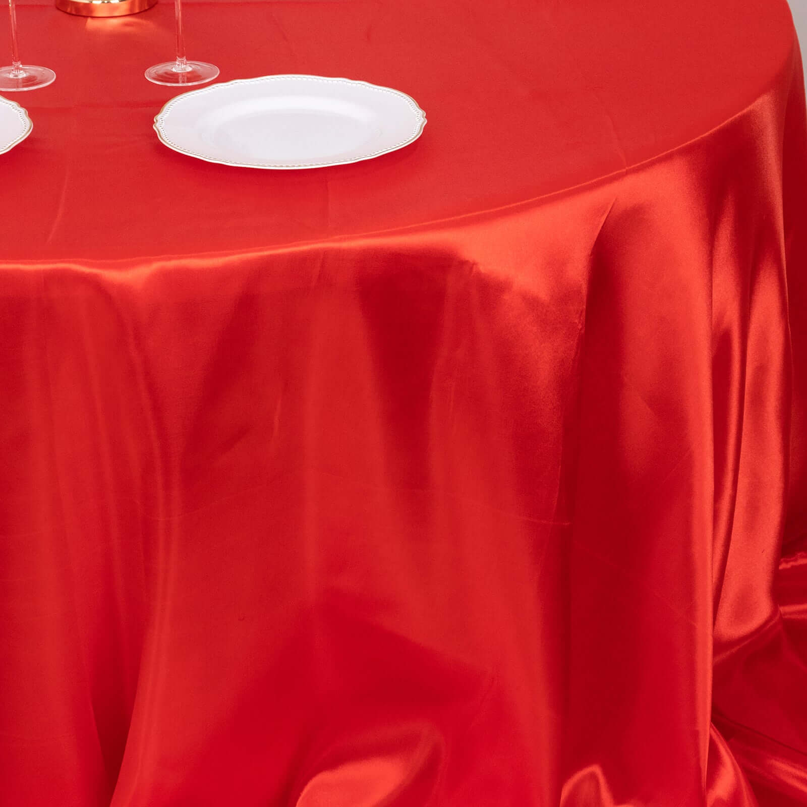 Stylish Seamless Red Satin 132-inch Round Tablecloth for Events