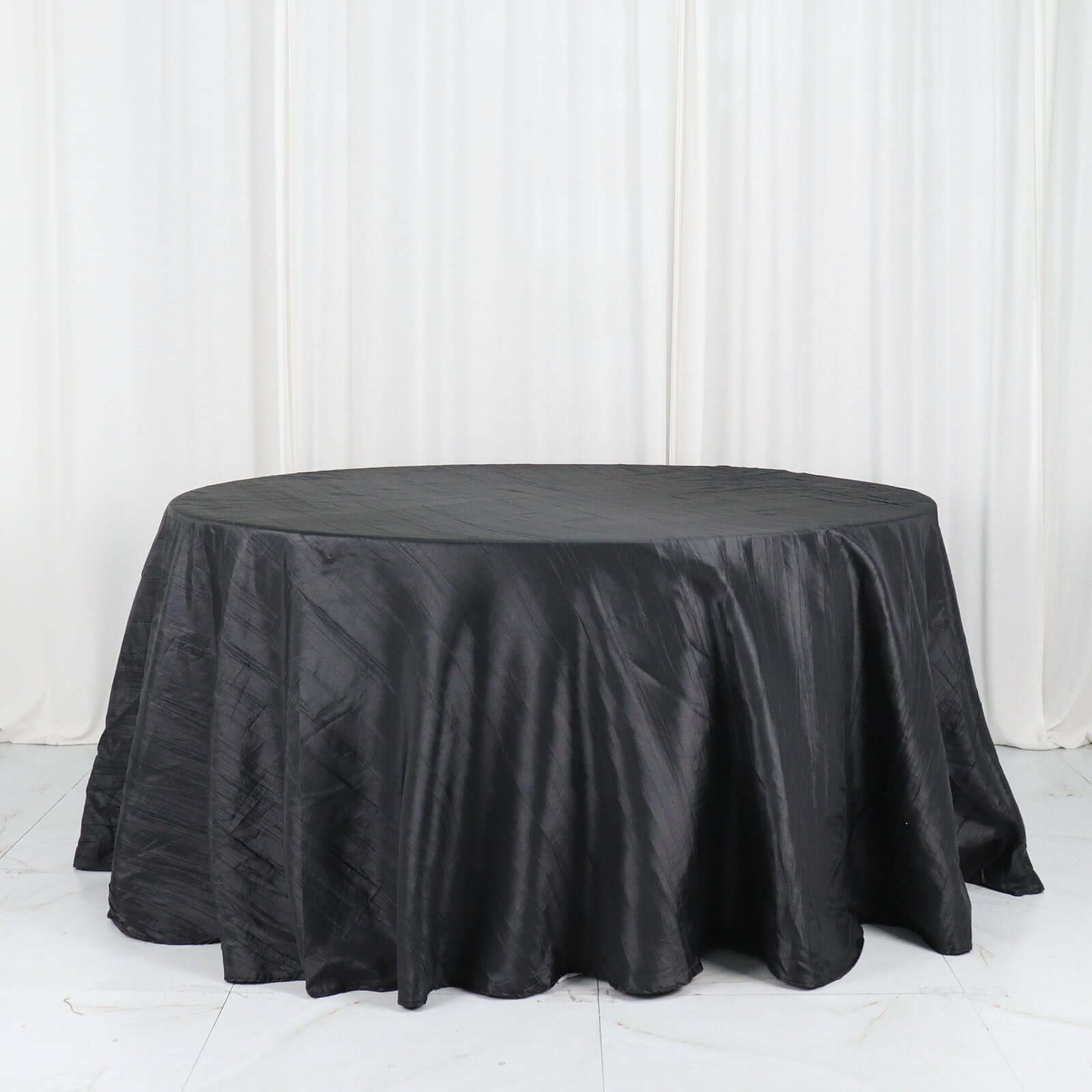 Black 132-Inch Seamless Accordion Crinkle Taffeta Round Tablecloth for Elegant Occasions