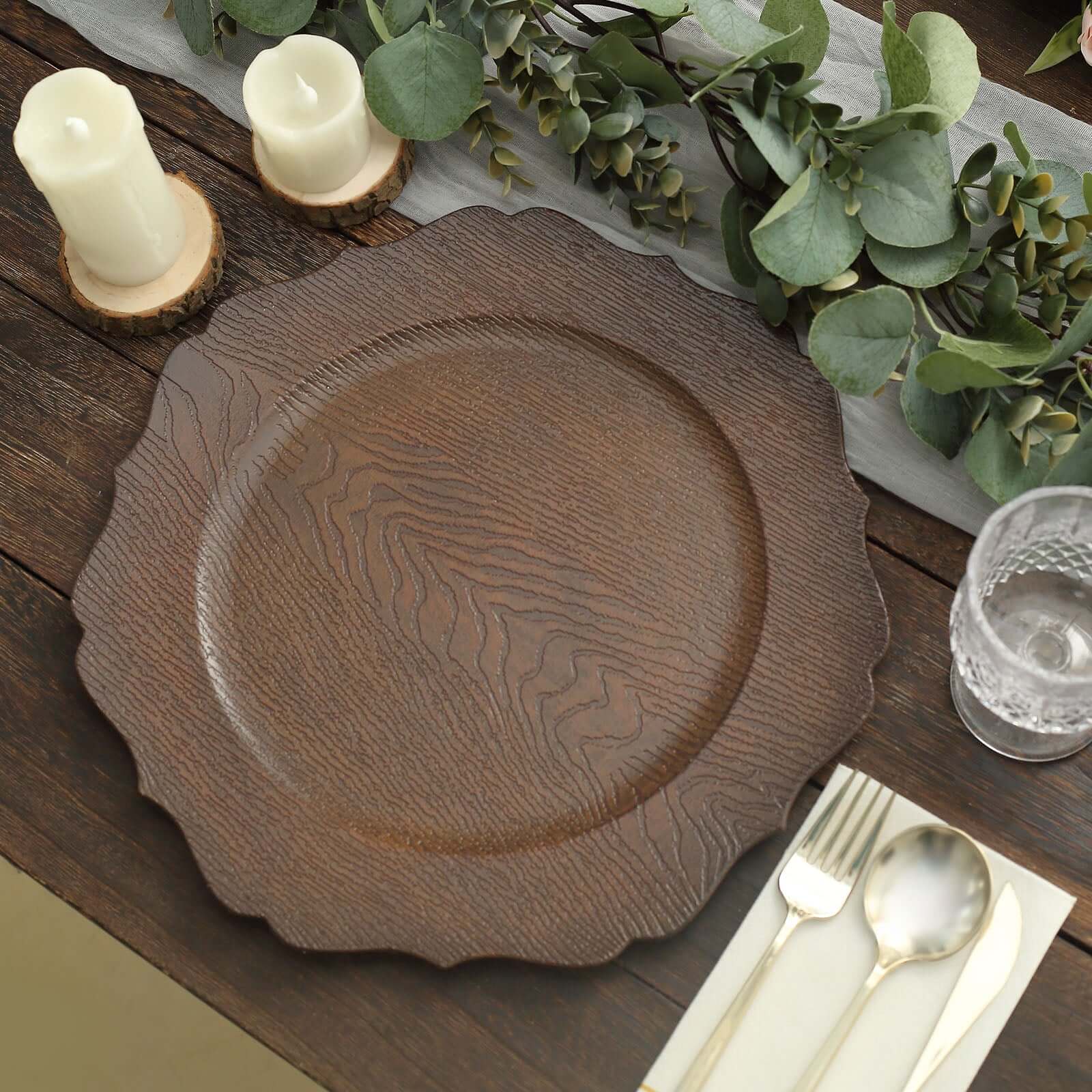 Hot Sale! 6-Pack 13-inch Rustic Brown Acrylic Charger Plates with Wood Grain Scalloped Rim for Dinner Parties