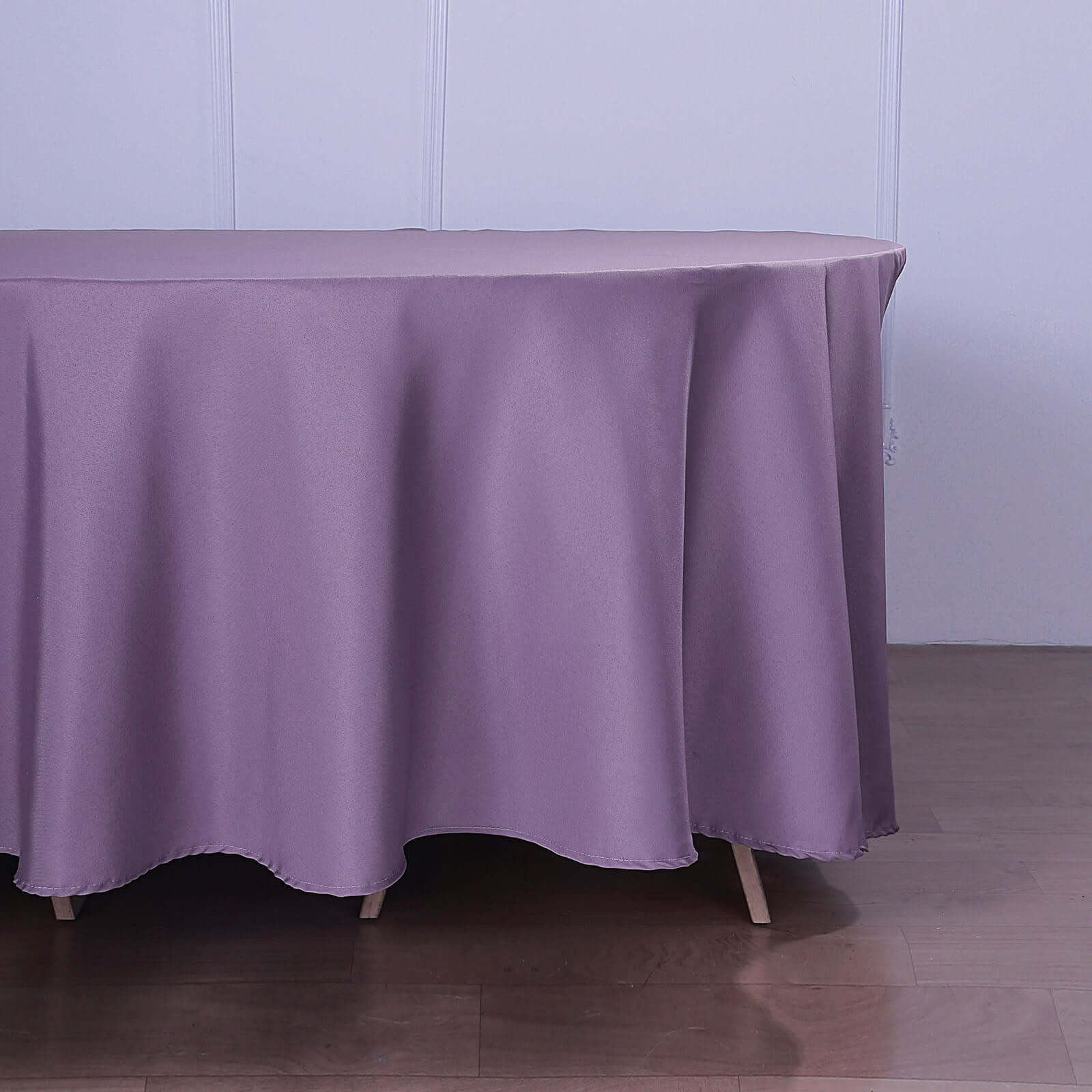 Seamless Wrinkle-Resistant Violet Amethyst 120' Polyester Round Tablecloth - Ideal for Events