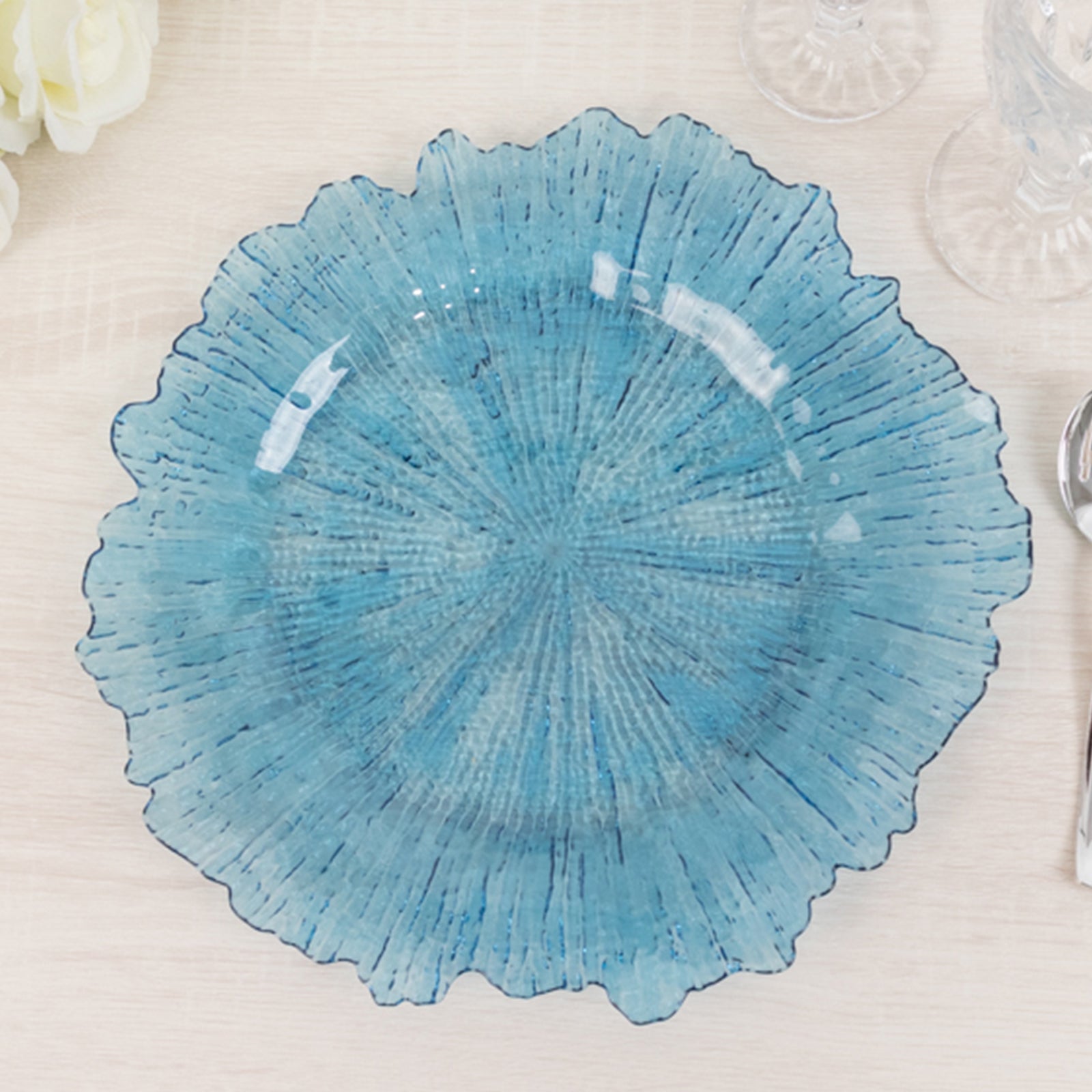 Hot Sale! 6-Pack 13-Inch Transparent Dusty Blue Acrylic Round Charger Plates with Reef Design