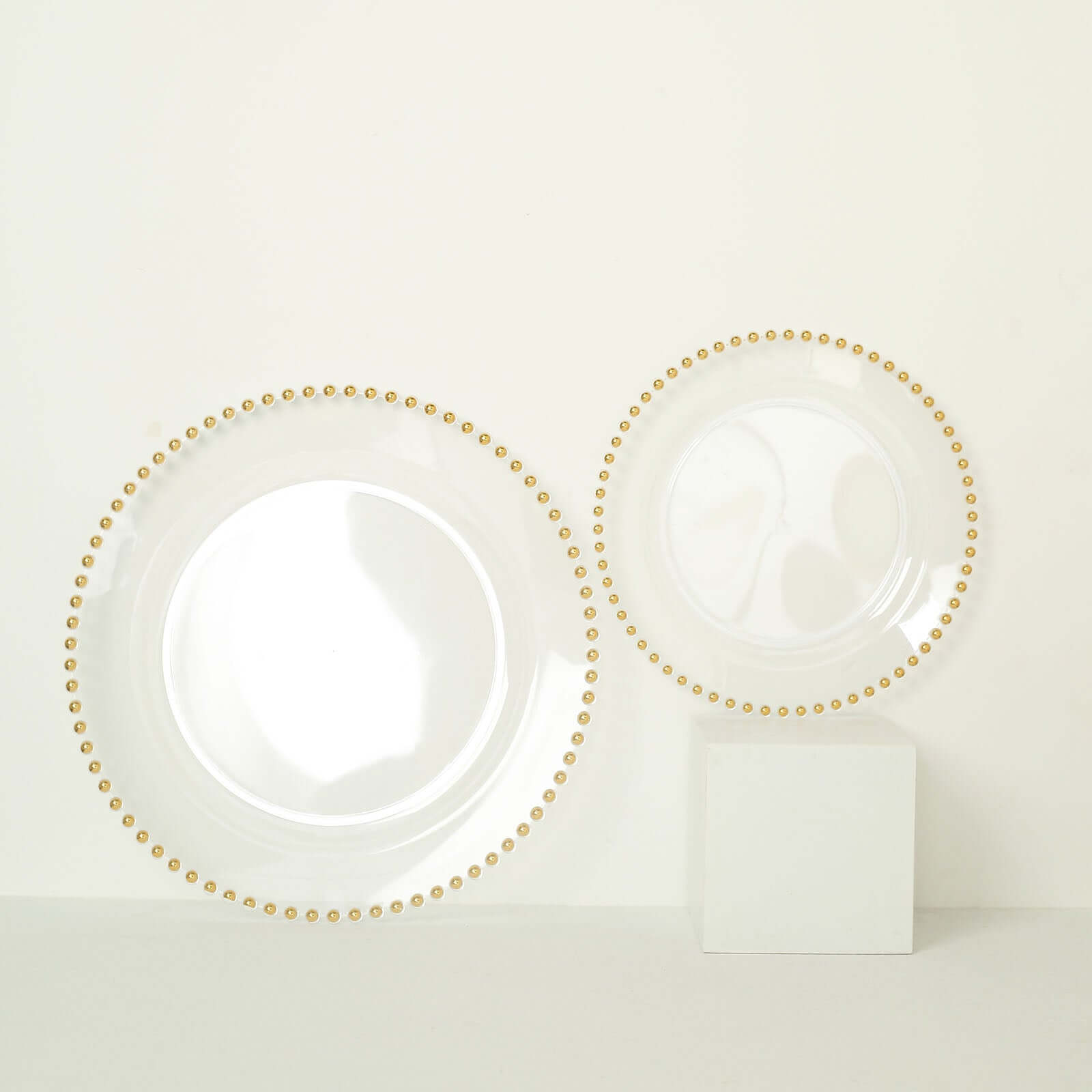 10-Piece Set of Disposable Clear Plastic Round Dessert Plates with Gold Beaded Rim for Parties & Events