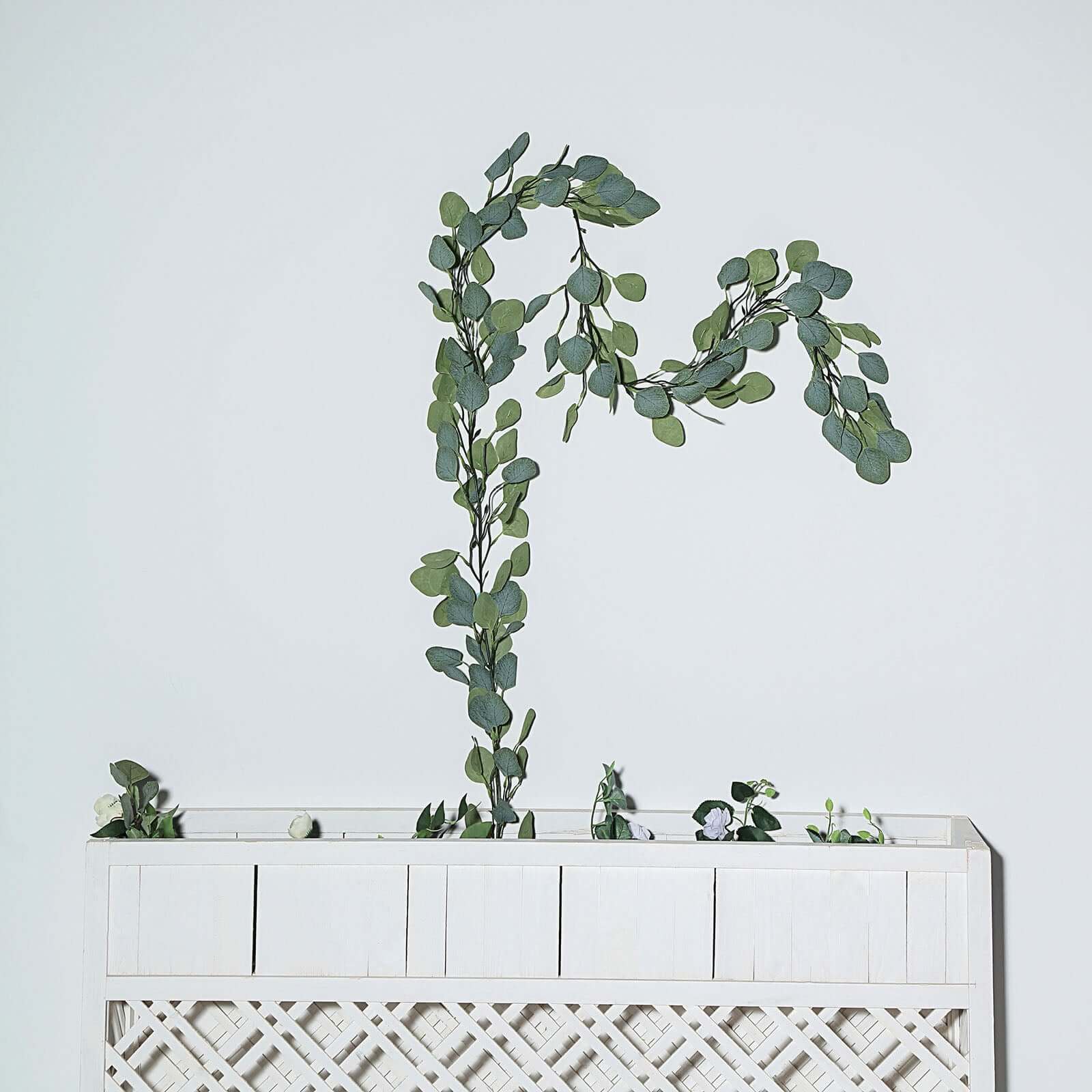6.5ft Frosted Green Artificial Silk Eucalyptus Leaf Garland for Decorative Use