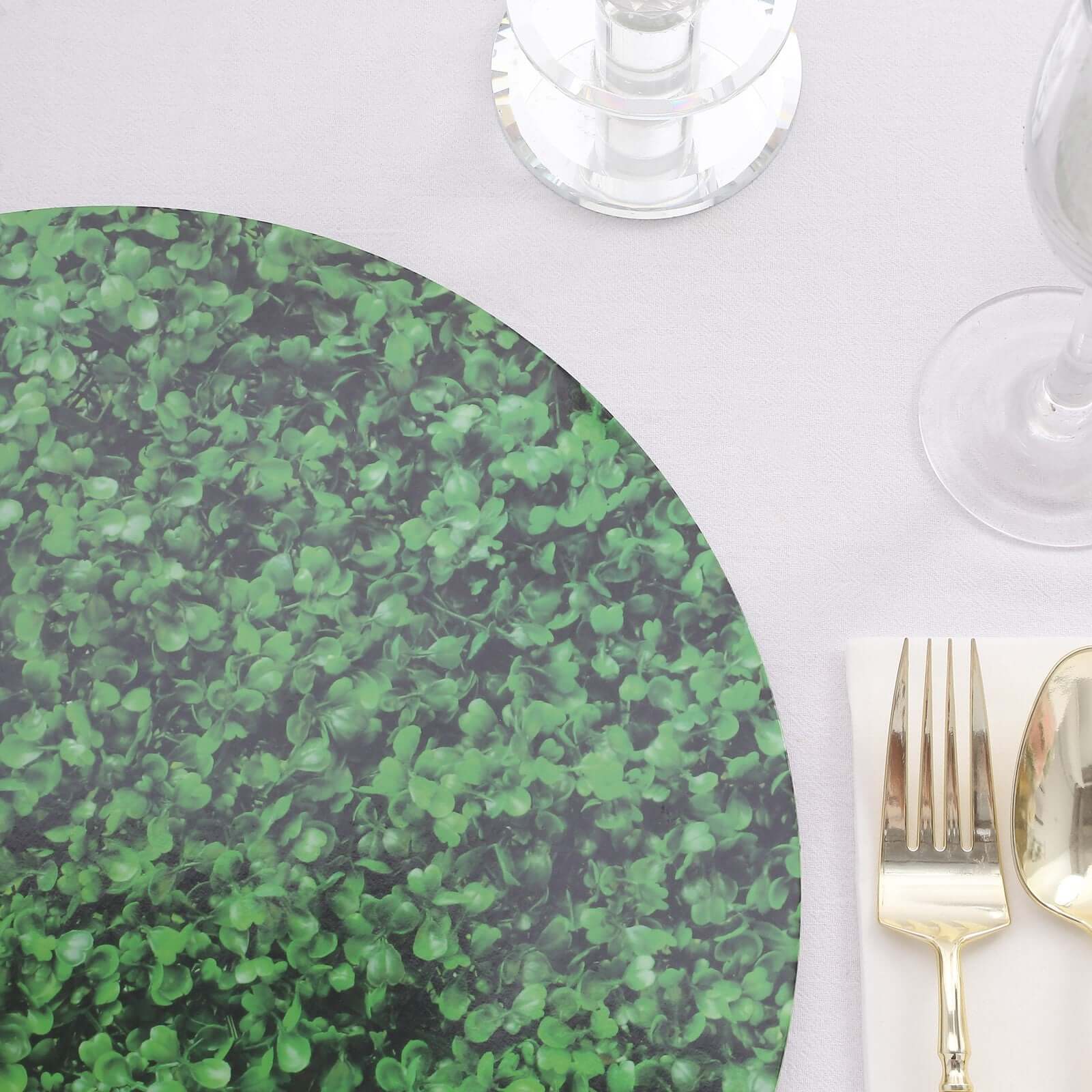 6-Piece Set of Disposable Round Table Placemats in Green Boxwood Leaf Design, 700GSM, 13-Inch