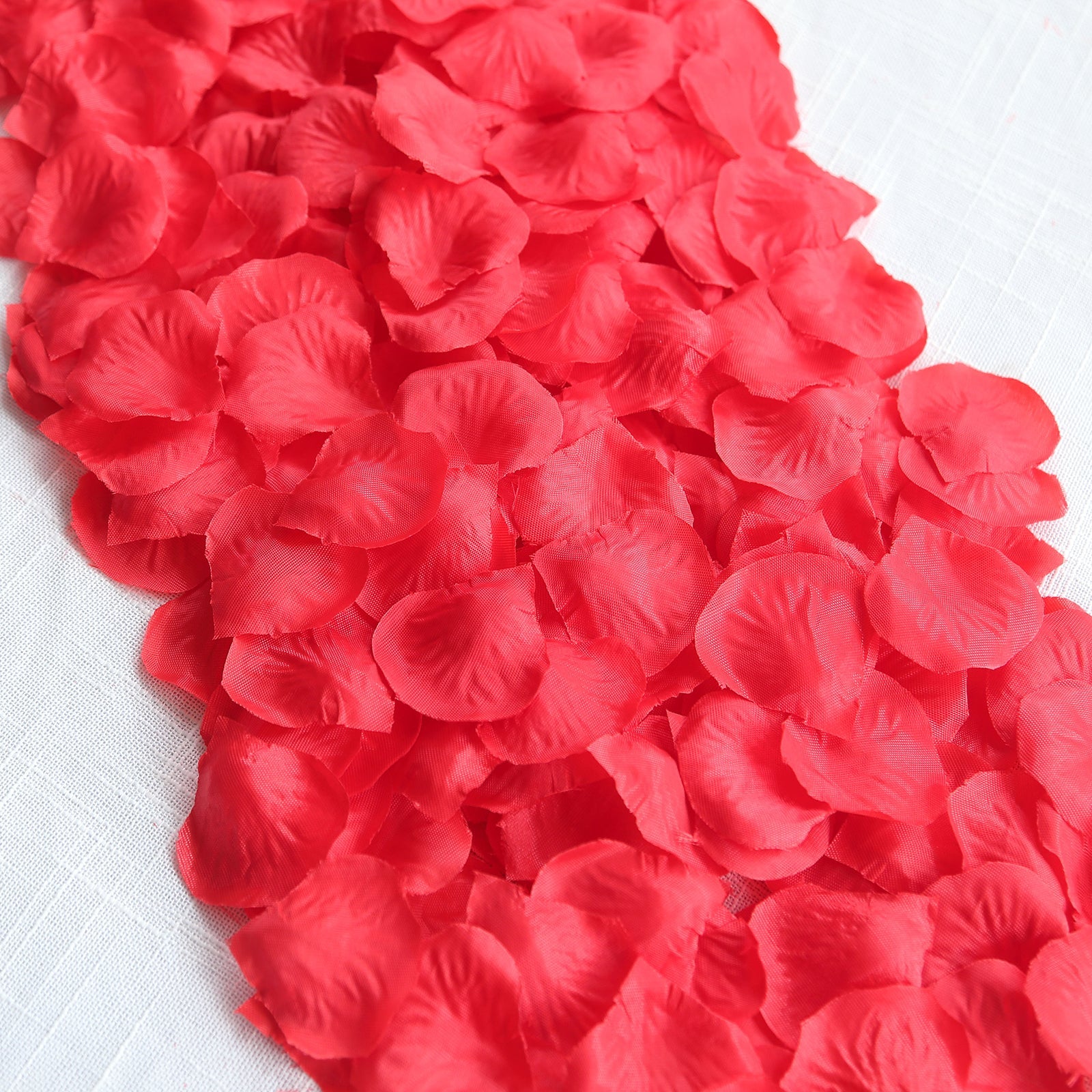 500-Piece Red Silk Rose Petal Confetti - Ideal for Table and Floor Decor