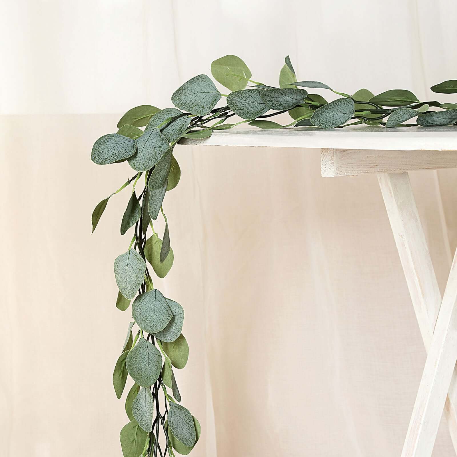 6.5ft Frosted Green Artificial Silk Eucalyptus Leaf Garland for Decorative Use
