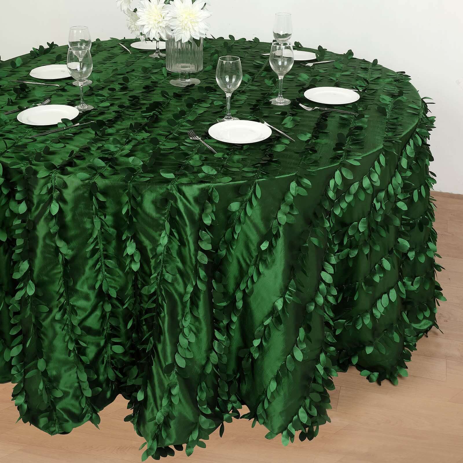 Green 132' Taffeta Round Tablecloth with 3D Leaf Petal Design - Perfect for Events!