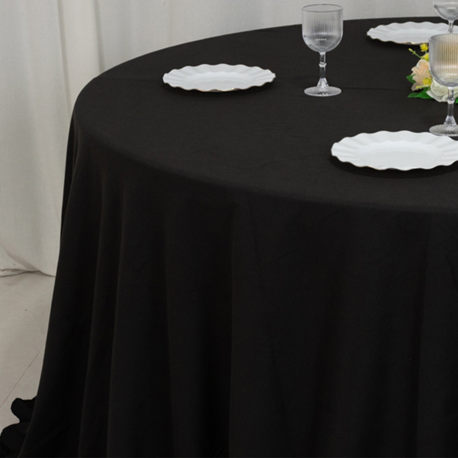 Hot! 132" Black Seamless Wrinkle-Resistant Cotton Blend Round Tablecloth