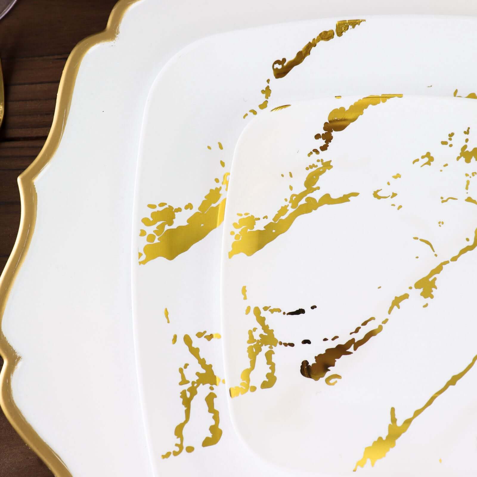 10-Piece Set of White Plastic Square Dessert Plates with Gold Marble Design - Ideal for Weddings and Special Events