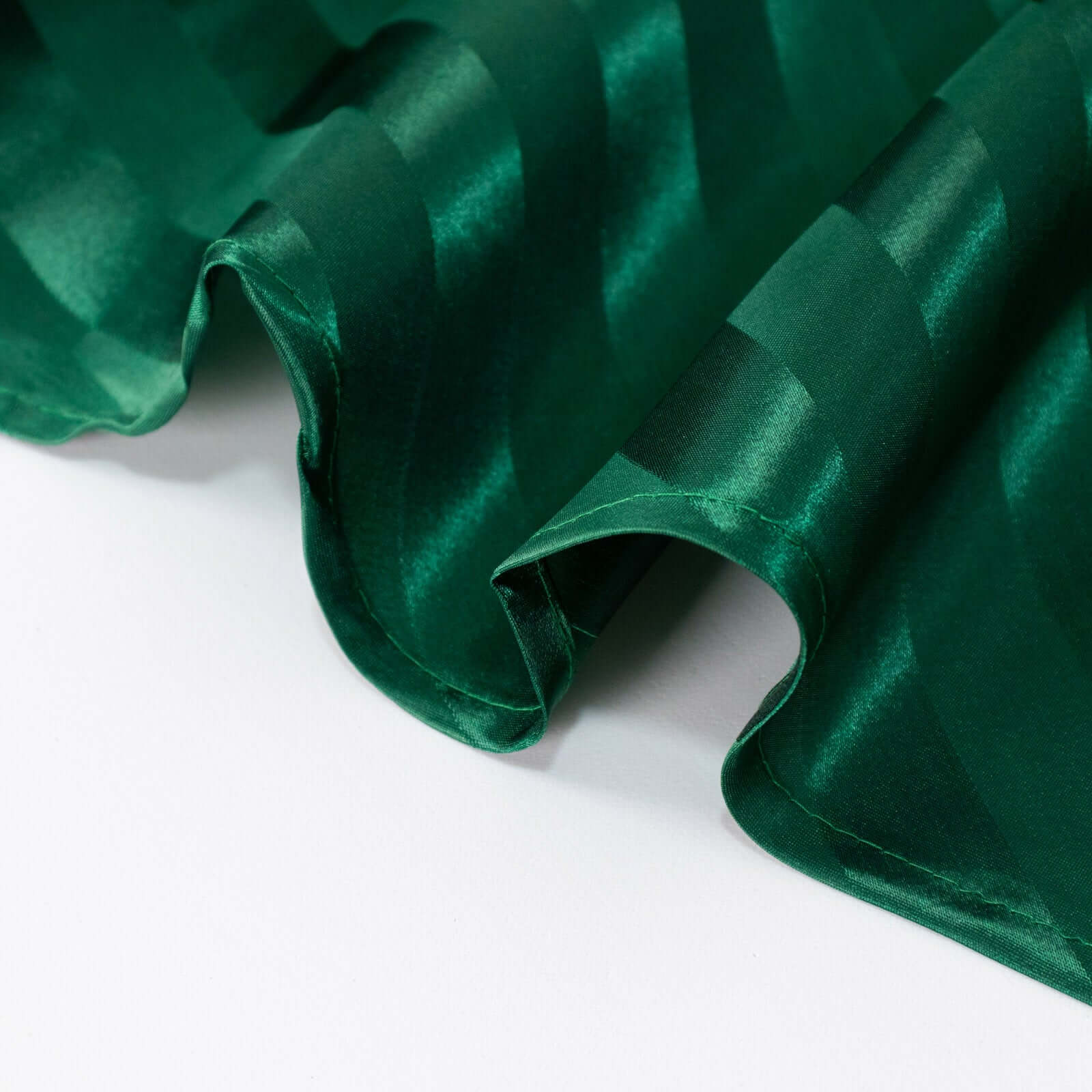 Exclusive Satin Round Tablecloth - 120" Dia, Hunter Emerald Green, Silky & Seamless