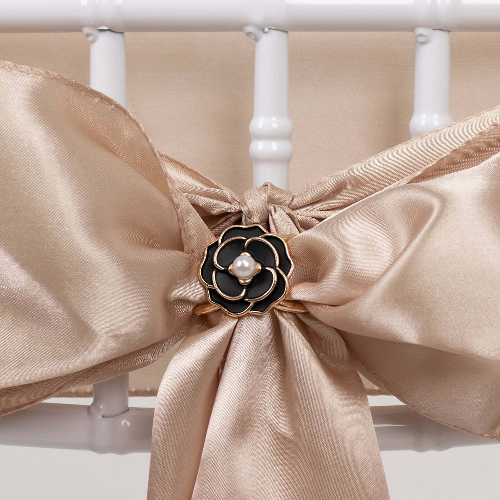Get 10-Pack Black 3D Rose Shaped Metal Chair Sash Pin Buckles - Stylish Pearl Floral Napkin Rings with Gold Rim