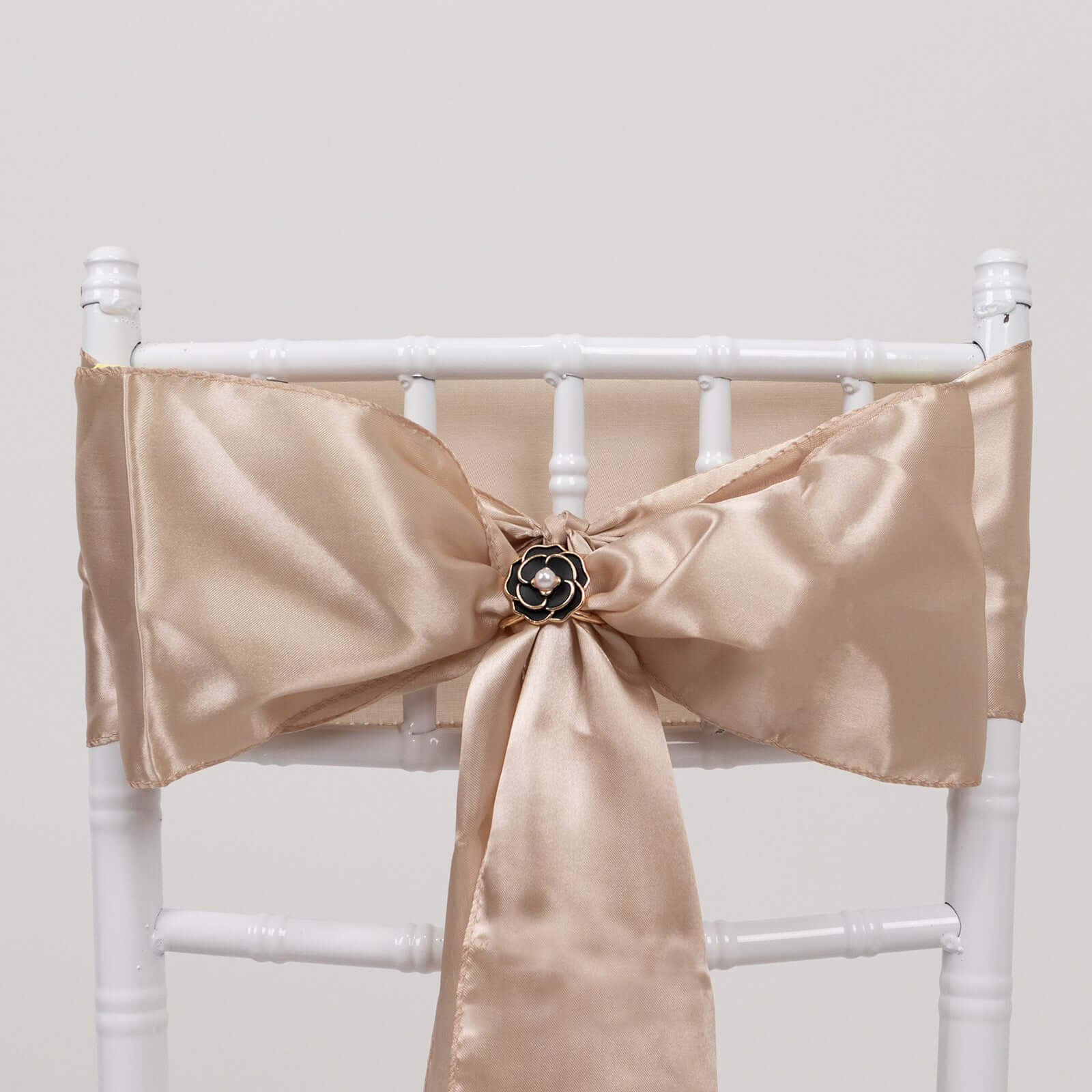 Get 10-Pack Black 3D Rose Shaped Metal Chair Sash Pin Buckles - Stylish Pearl Floral Napkin Rings with Gold Rim