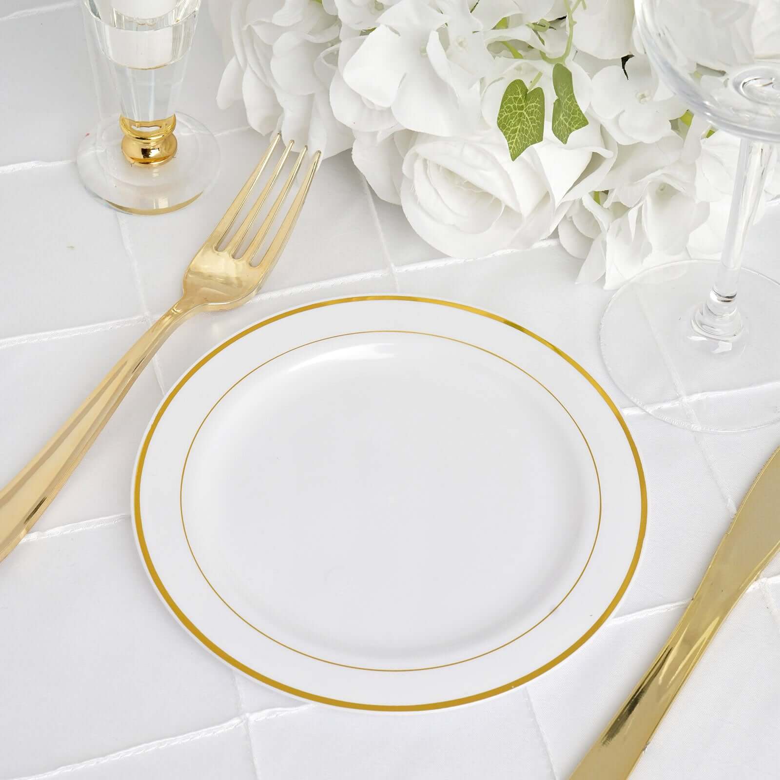 10-Piece Set of Disposable White Plastic Dessert Plates with Stylish Gold Rim, 6 Inches