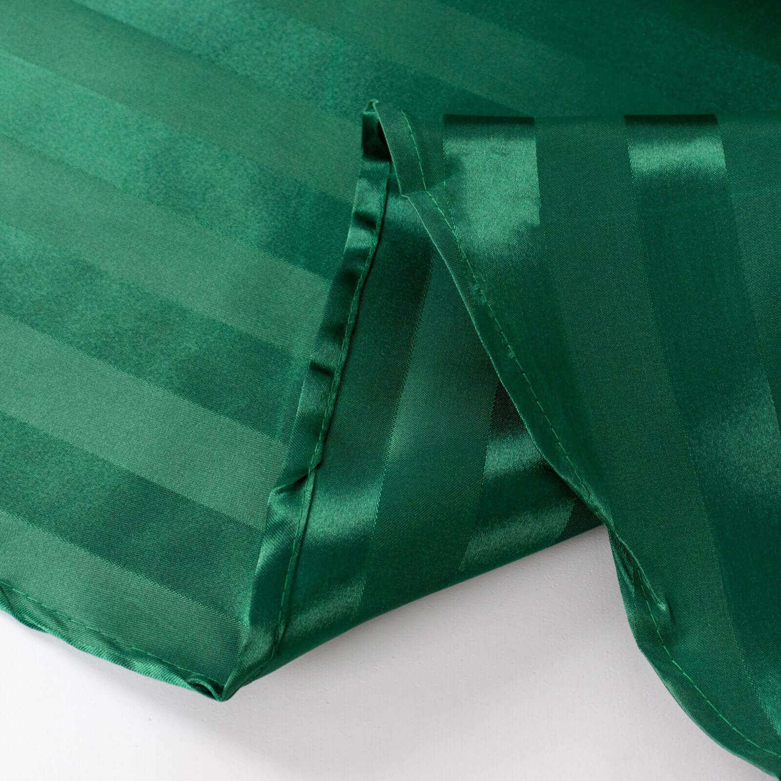 Exclusive Satin Round Tablecloth - 120" Dia, Hunter Emerald Green, Silky & Seamless