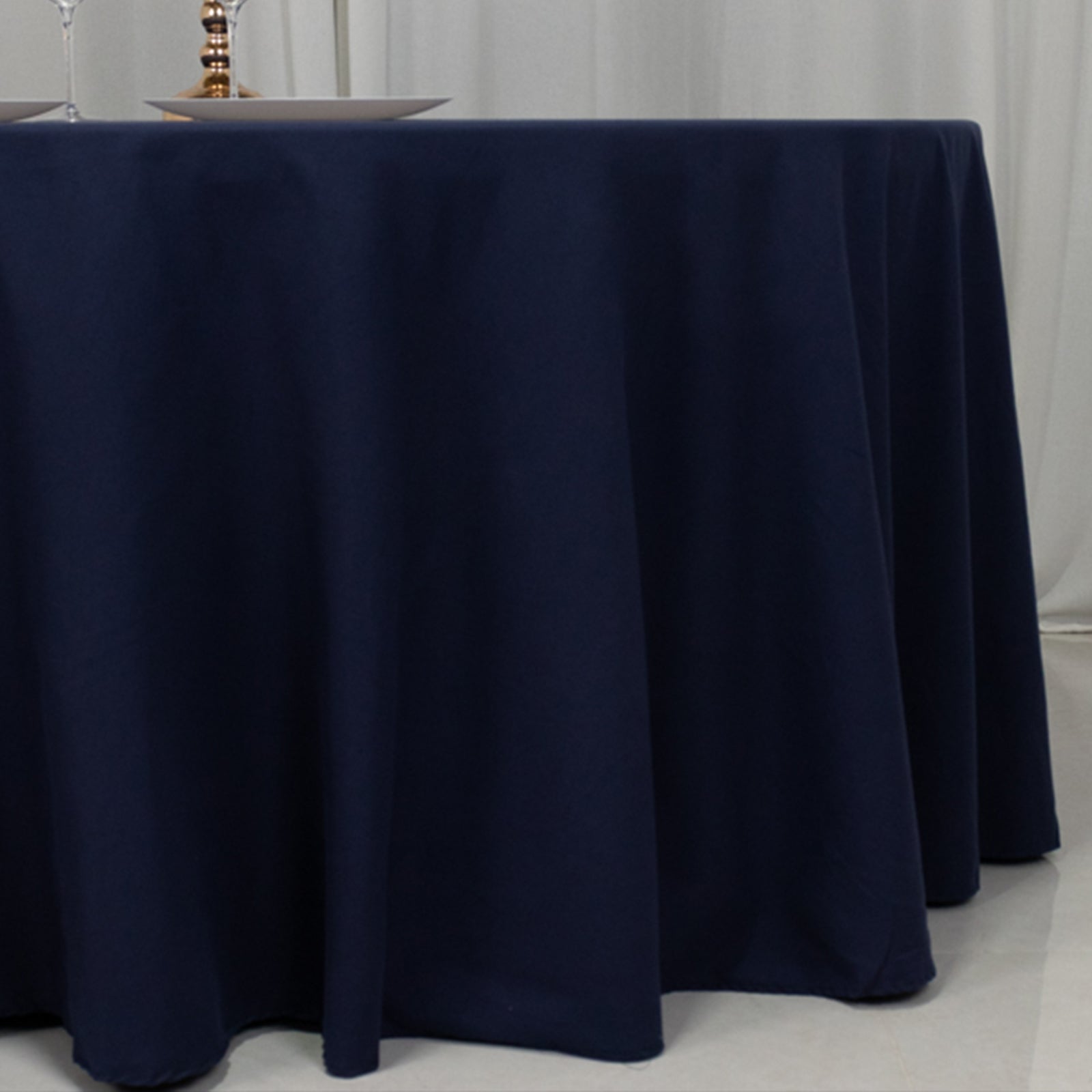 Navy Blue 120" Cotton Blend Seamless Wrinkle-Resistant Round Tablecloth - Ideal for Events!