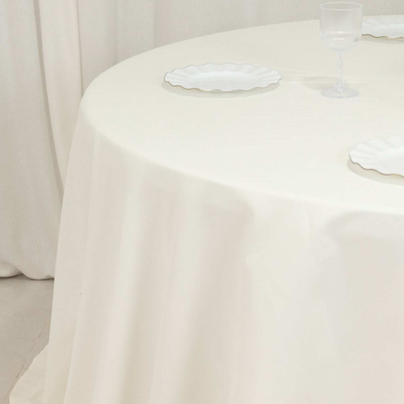 Hot Sale! Seamless Wrinkle - Free 132' Ivory Cotton Blend Round Tablecloth for Various Occasions