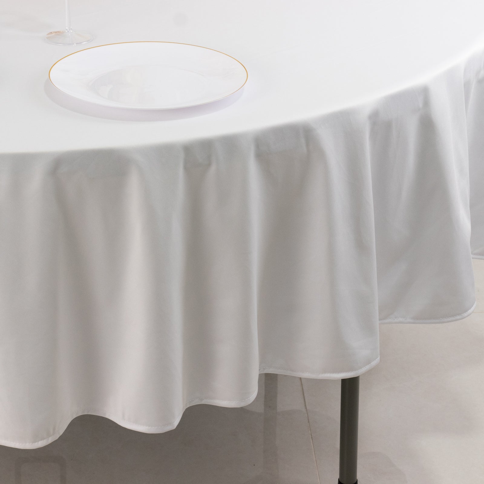 White 90' Premium Scuba Round Tablecloth - Wrinkle & Stain Resistant for Weddings and Banquets
