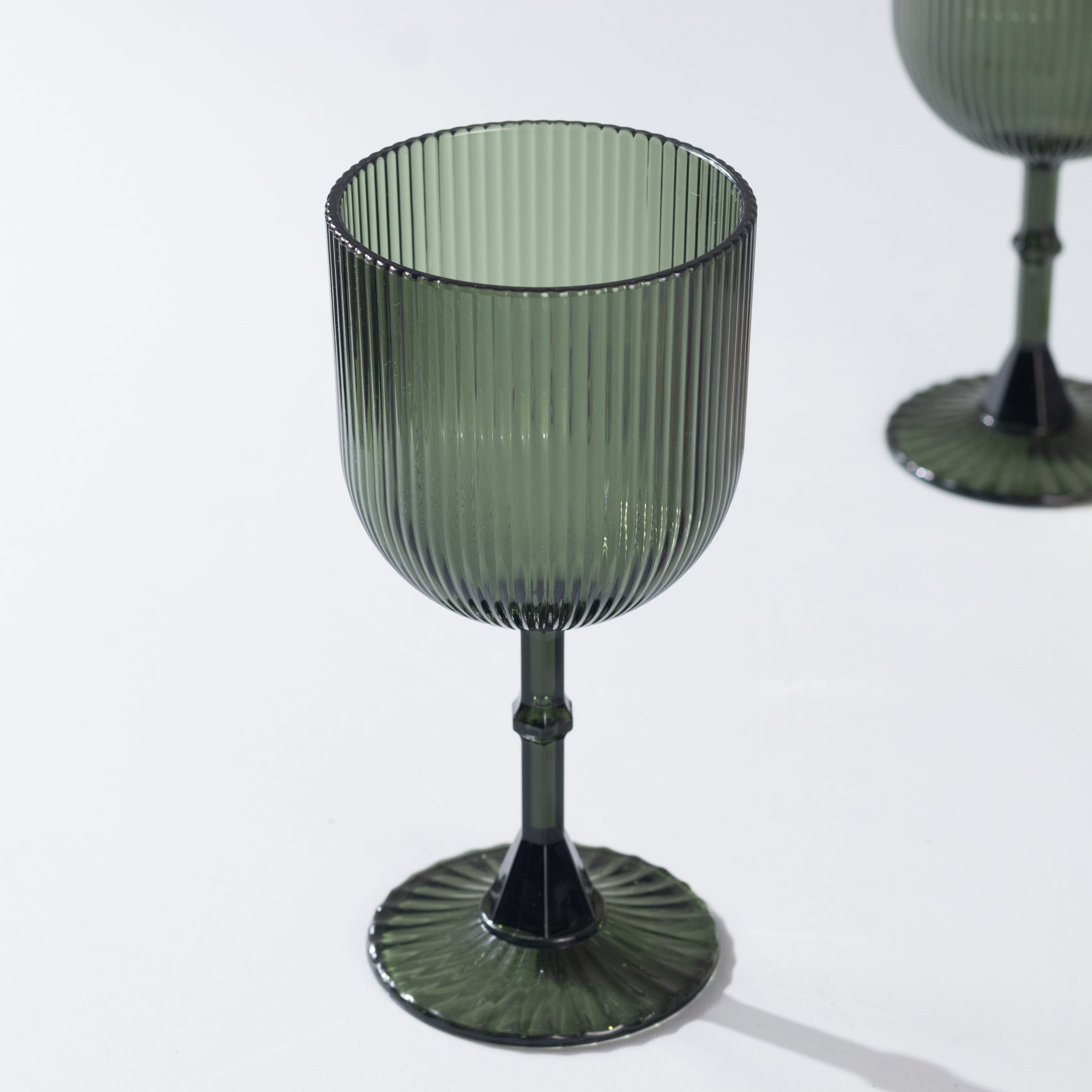 12-Pack 9oz Reusable Shatterproof Vintage Ribbed Hunter Emerald Green Plastic Goblets - Ideal for Parties