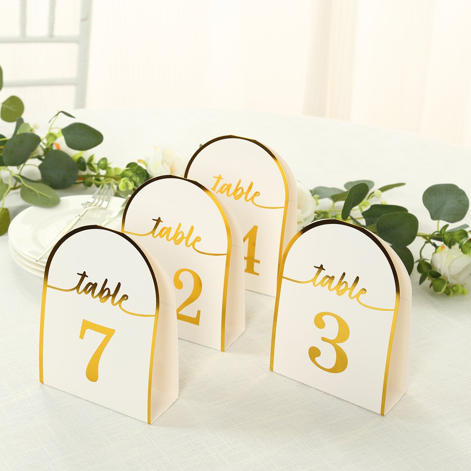 25-Piece Set of Disposable White Table Numbers with Metallic Gold Foil 1 - 25, Free - Standing Double - Sided