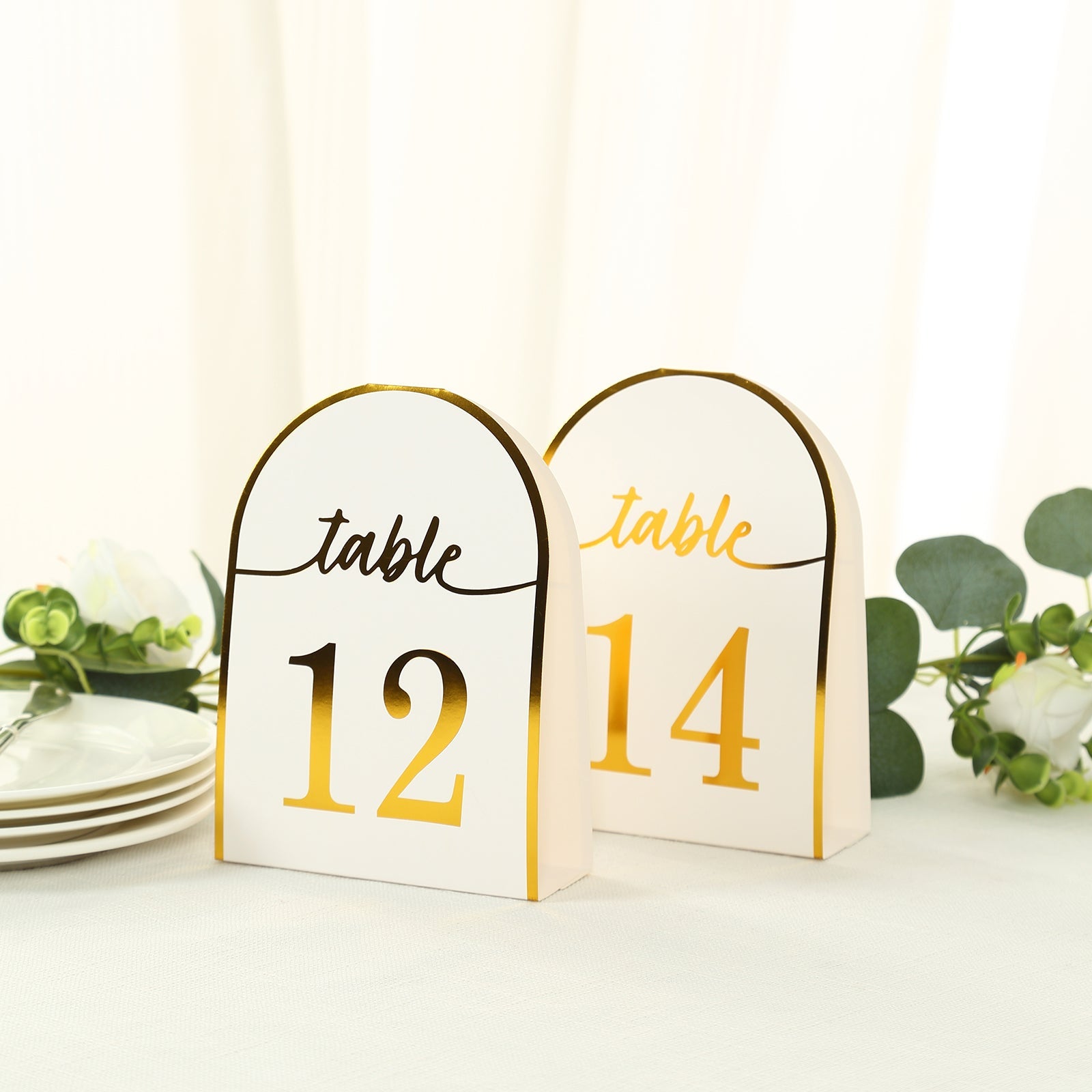 25-Piece Set of Disposable White Table Numbers with Metallic Gold Foil 1 - 25, Free - Standing Double - Sided