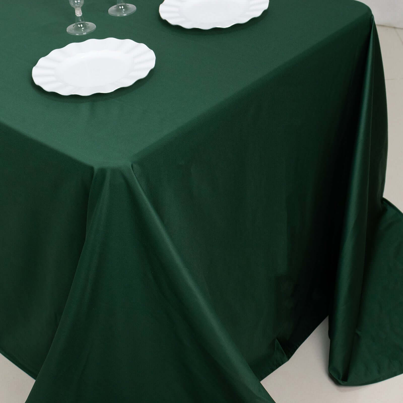 Wrinkle-Free, Stain-Resistant Premium Scuba 90x132 Emerald Green Rectangular Tablecloth