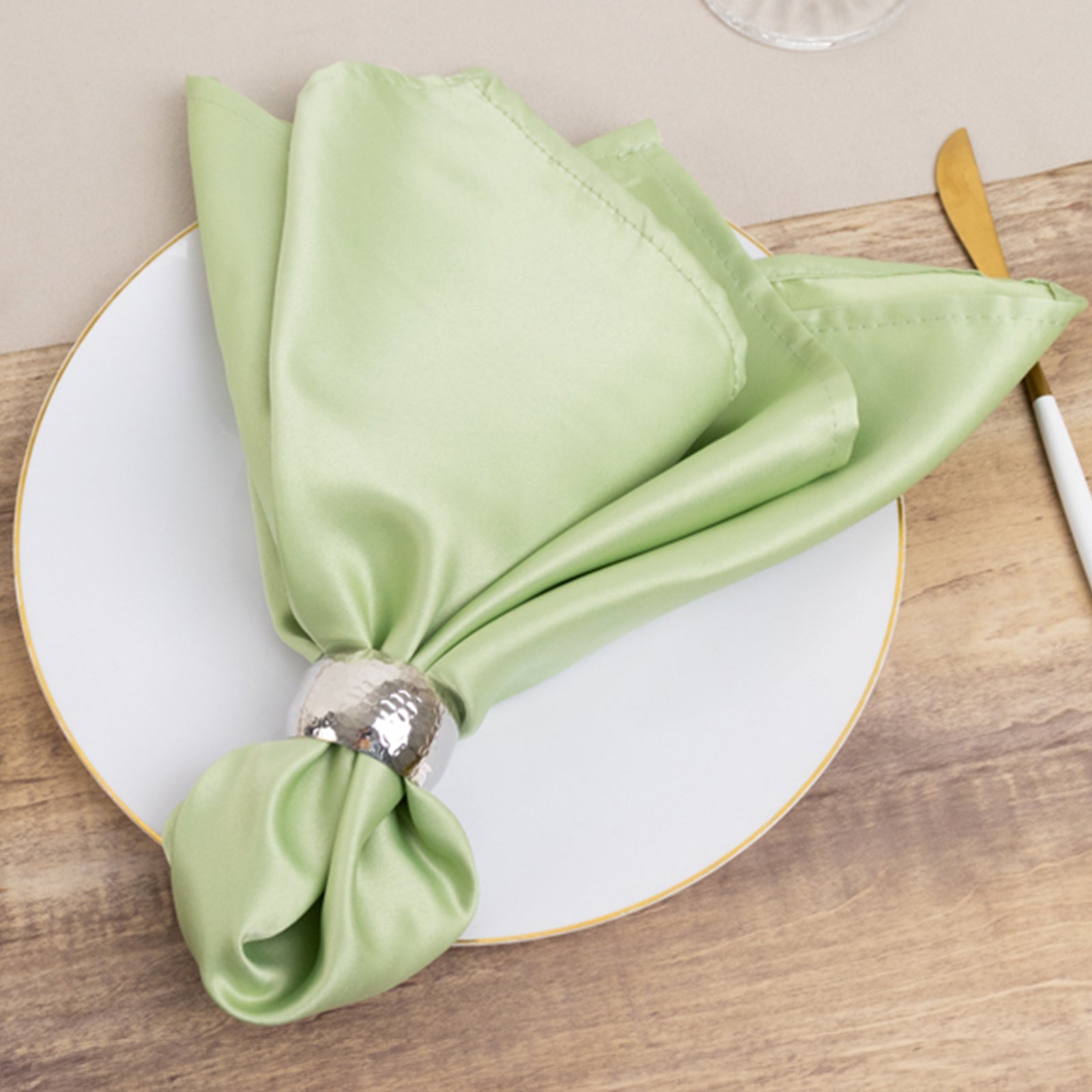 Hot Deal! 5-Pack of Lamour Satin 20x20 Sage Green Dinner Napkins with Soft Matte Finish