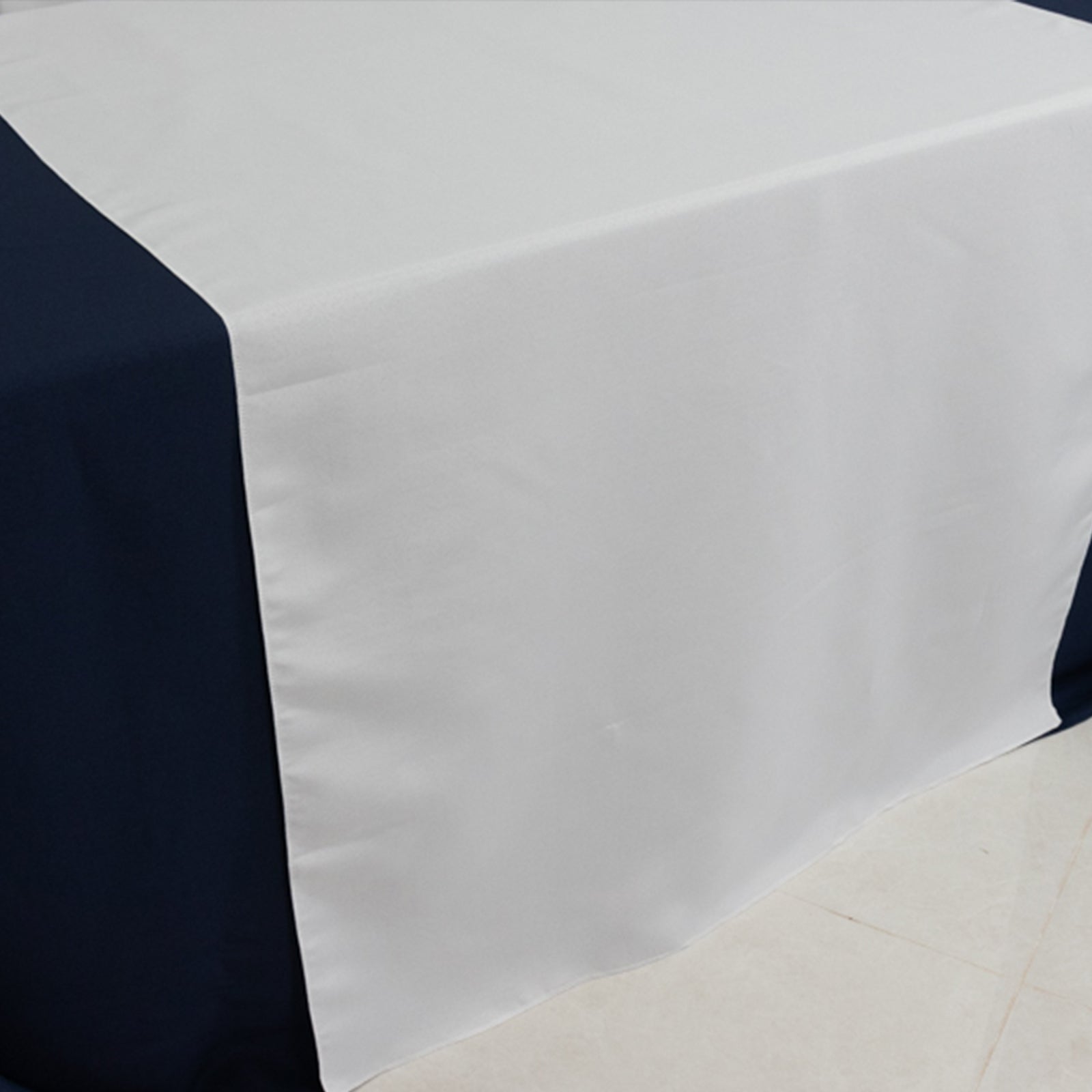 Durable White Polyester 36x72 Table Runner for Trade Shows