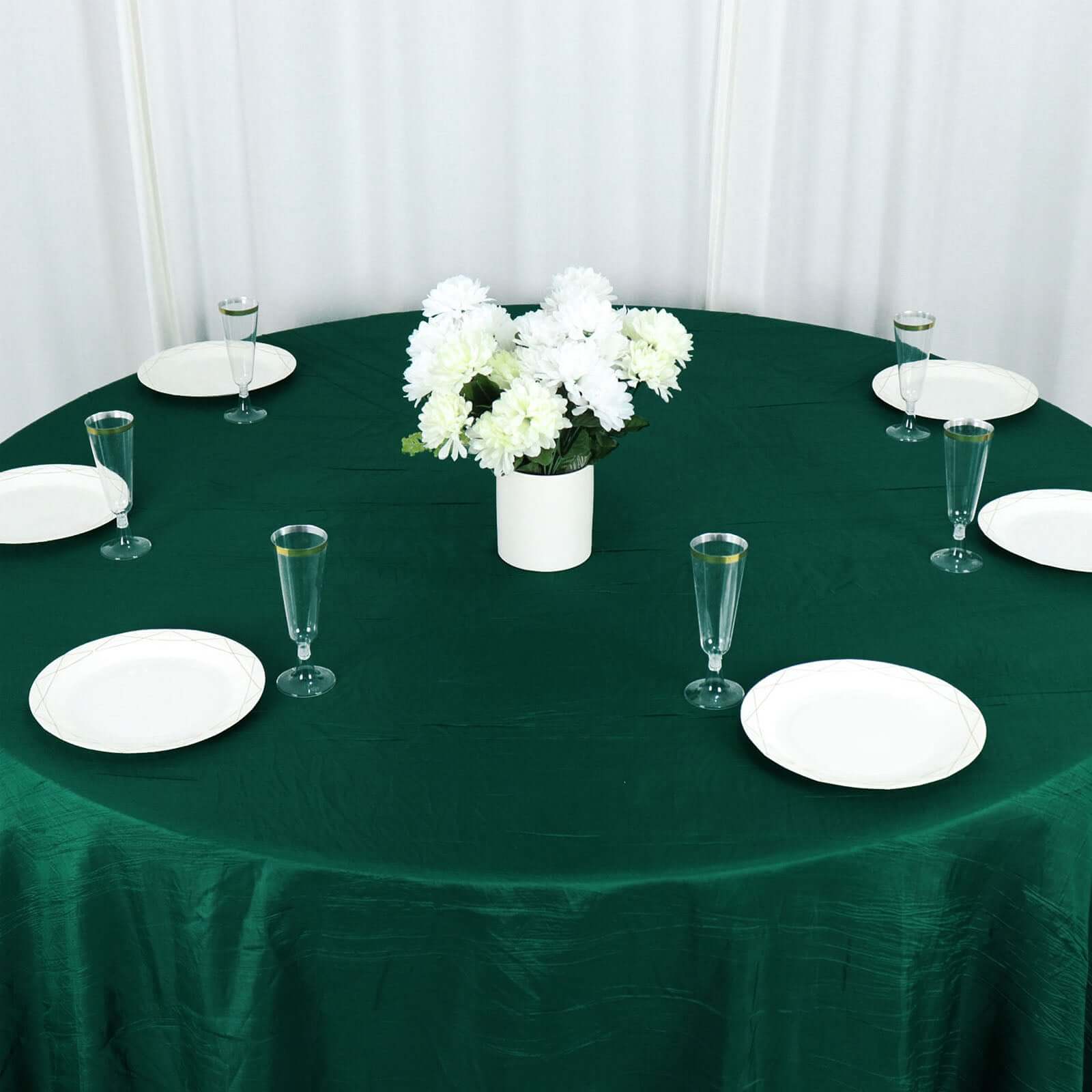 Hunter Emerald Green Seamless Accordion Crinkle Taffeta Round Tablecloth - 132 Inches