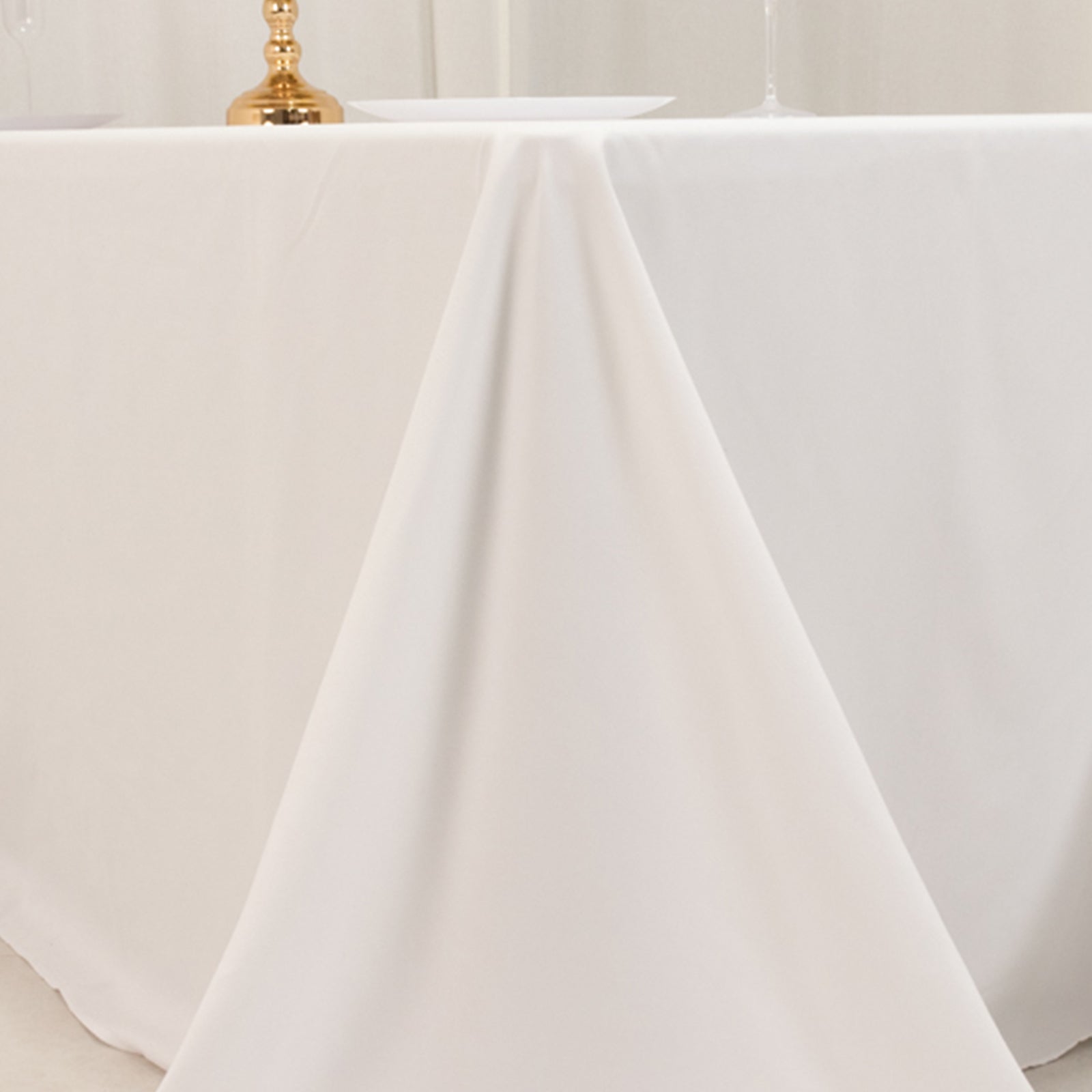 Exclusive White Cotton Blend 90x132 Rectangle Wrinkle - Resistant Tablecloth for Elegant Occasions