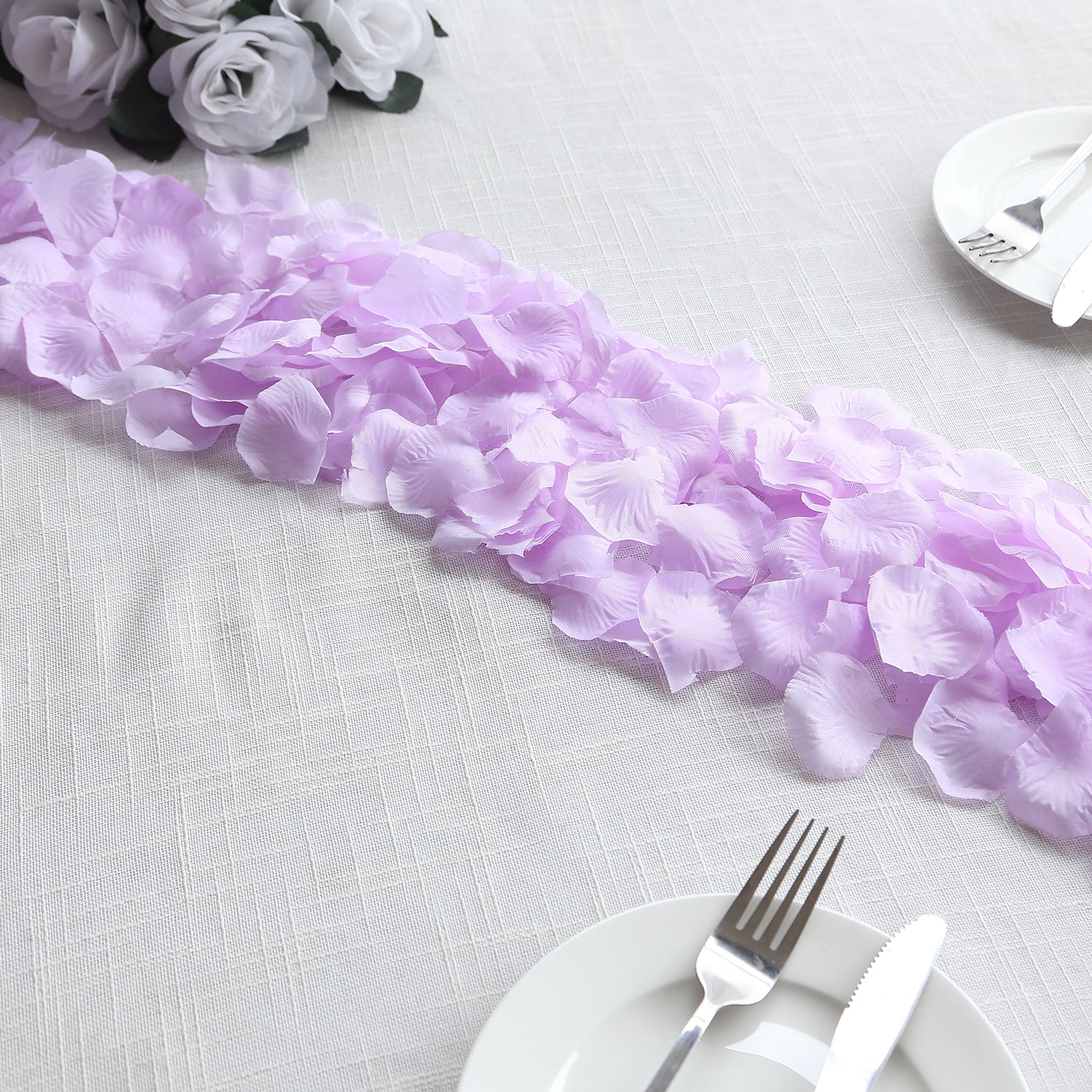 500-Piece Lavender Lilac Silk Rose Petal Confetti for Table and Floor Decor
