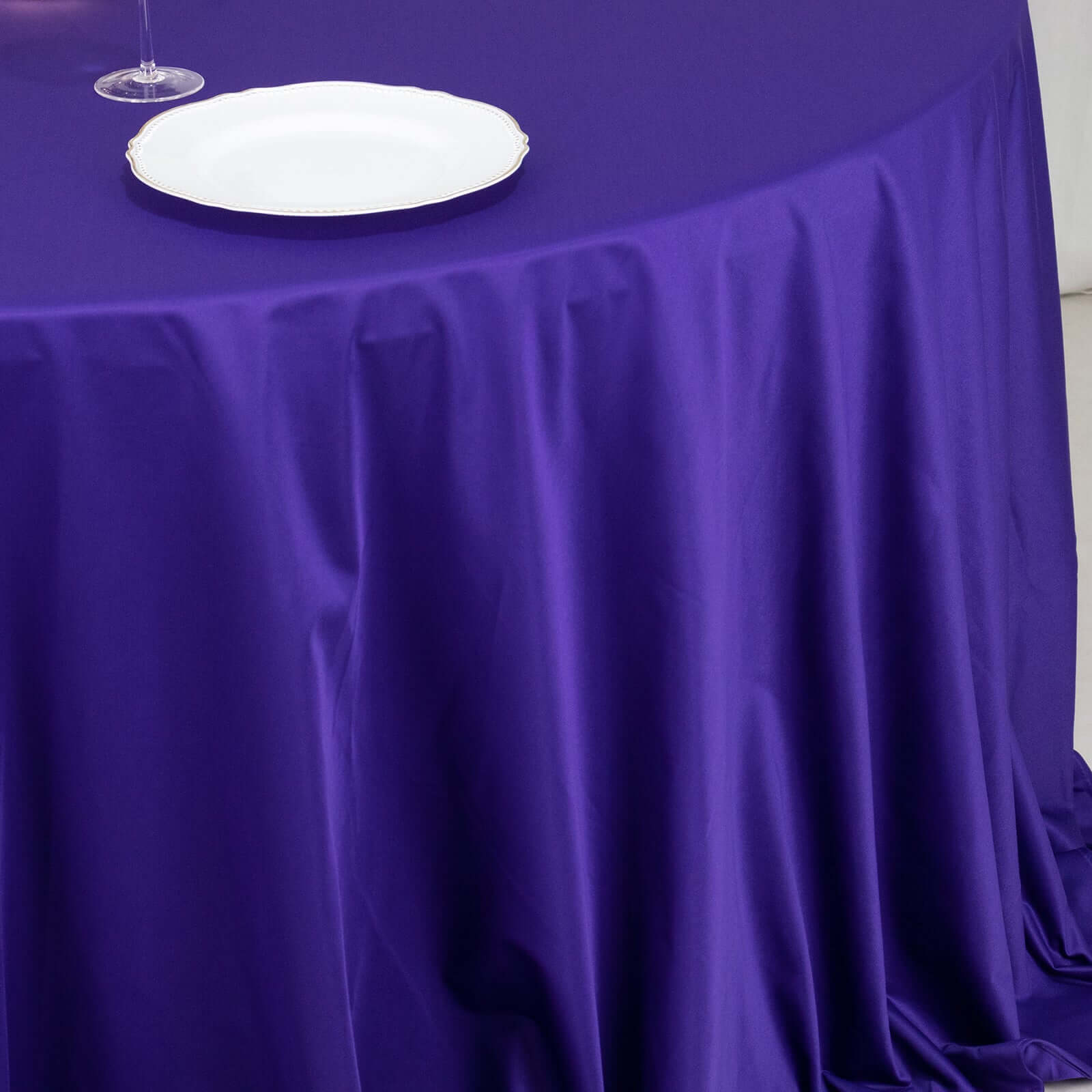 Premium Purple 132' Scuba Round Tablecloth - Wrinkle & Stain Resistant
