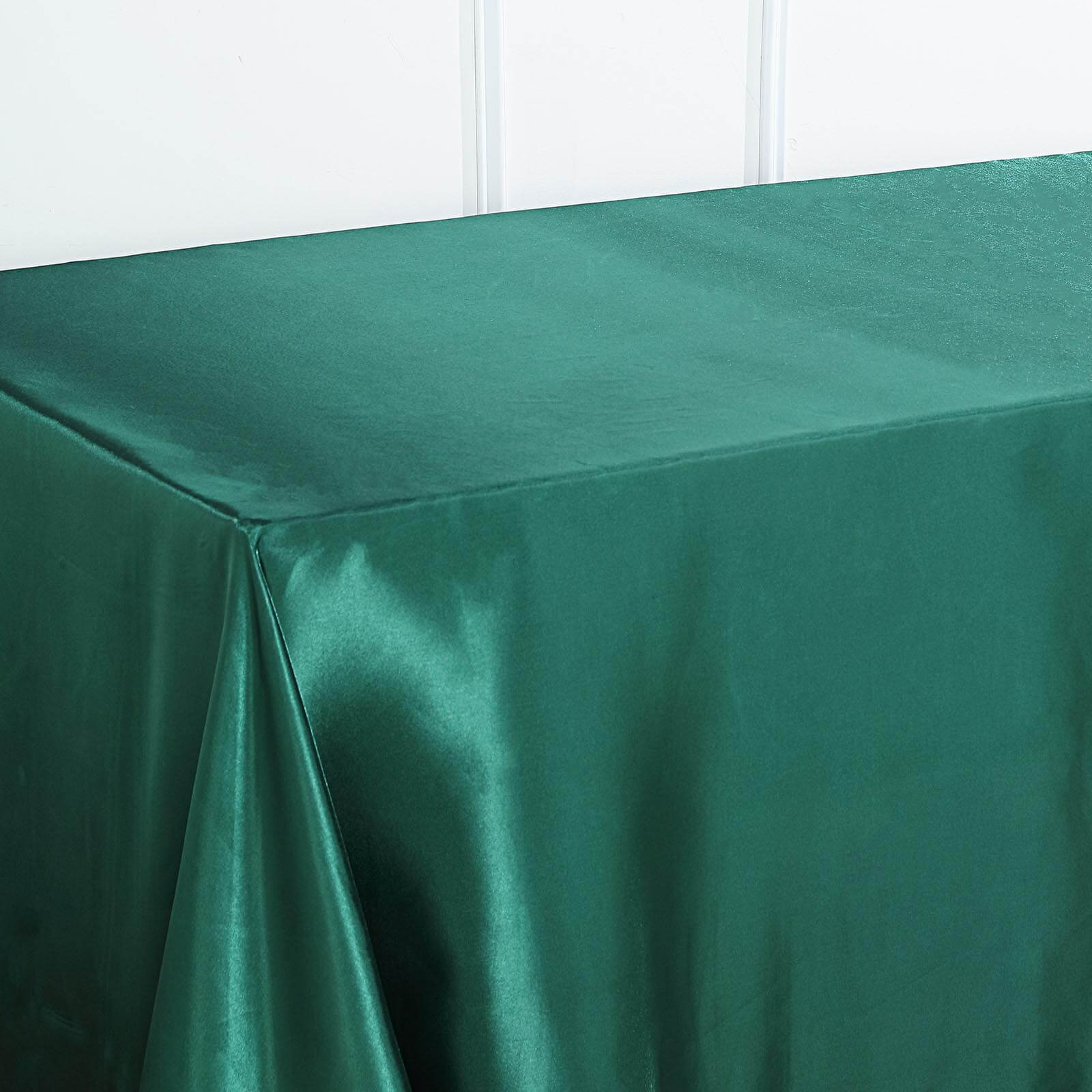 Hot Deal! Seamless Satin Rectangular Tablecloth in Hunter Emerald Green, 90x132 Size