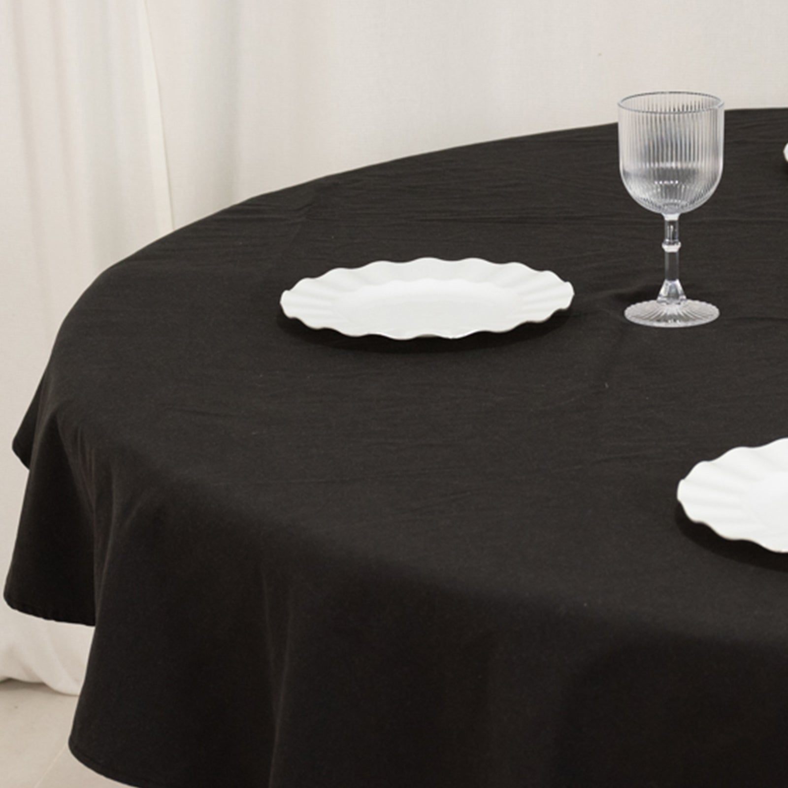 Black 70" Wrinkle-Resistant Cotton Blend Round Tablecloth - Ideal for Events