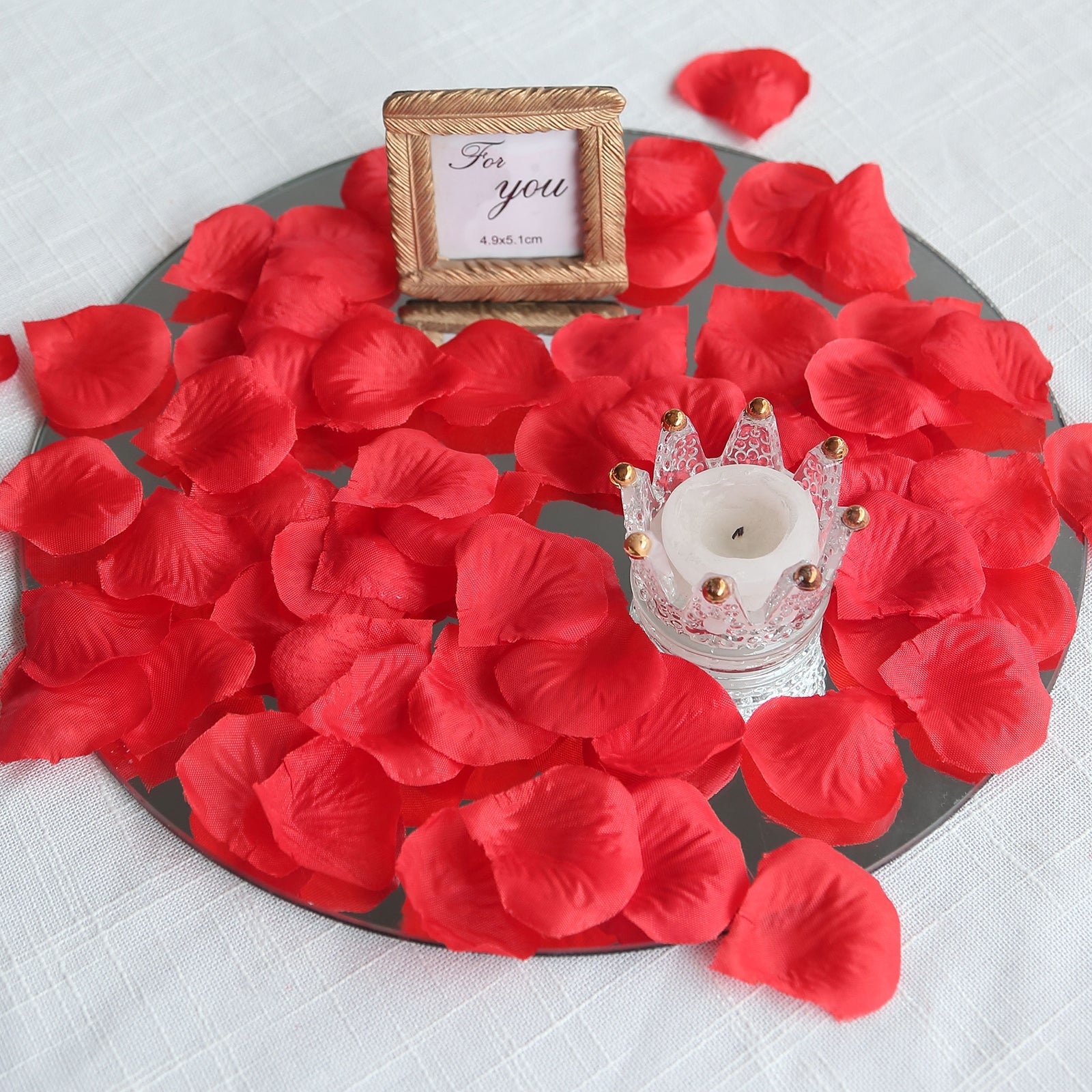 500-Pack Red Silk Rose Petal Confetti - Ideal for Table & Floor Decor