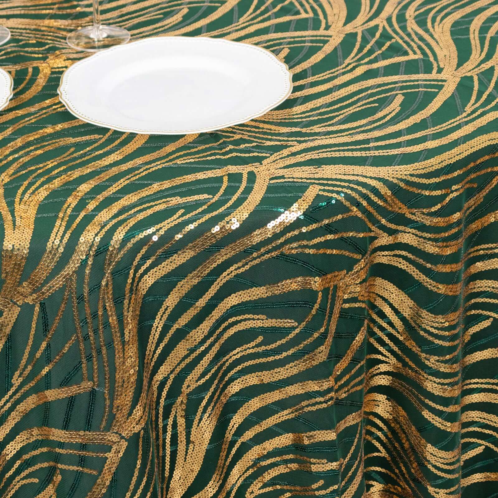 120-Inch Round Seamless Sparkly Wave Sequin Mesh Tablecloth in Hunter Emerald Green & Gold