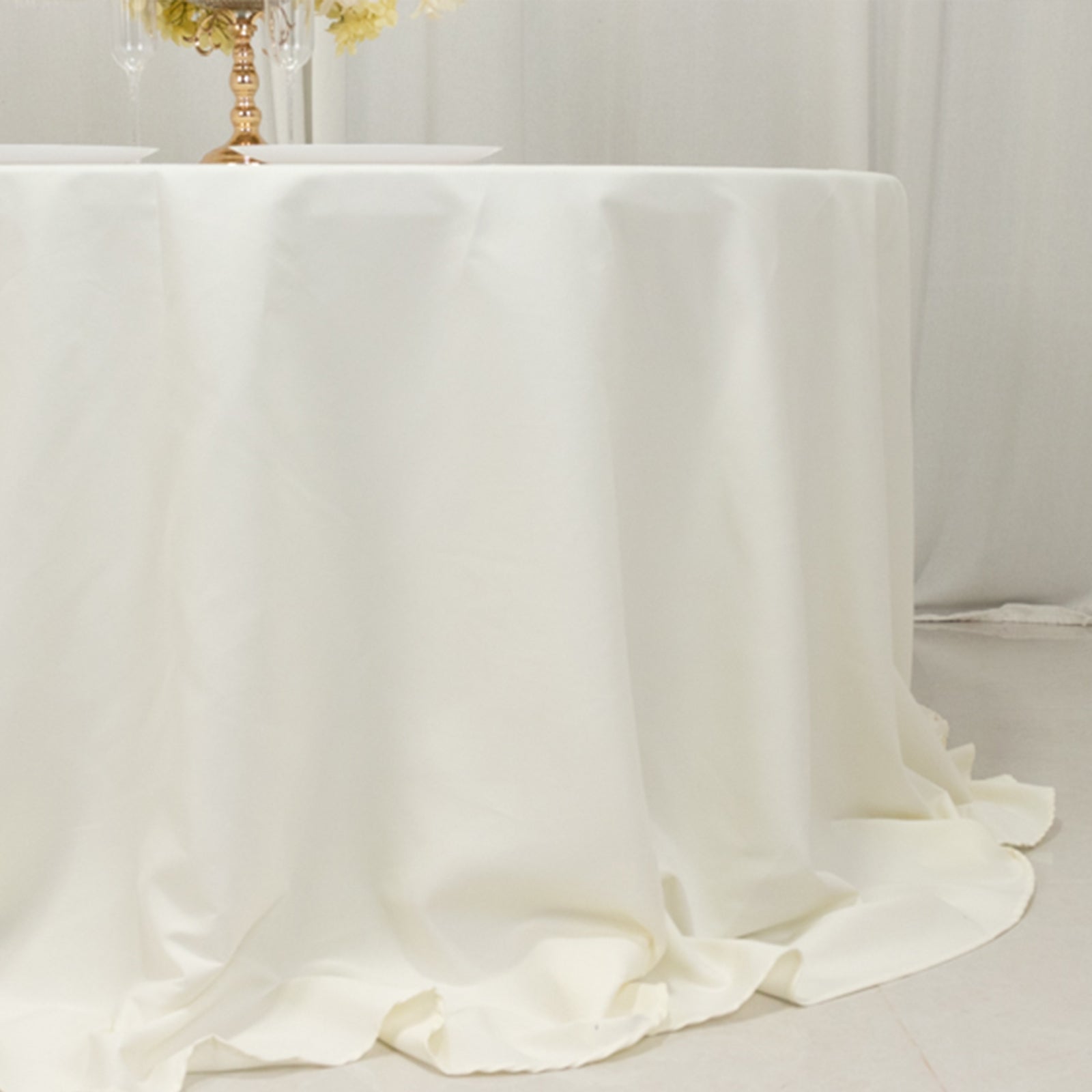 Hot Sale! Seamless Wrinkle - Free 132' Ivory Cotton Blend Round Tablecloth for Various Occasions