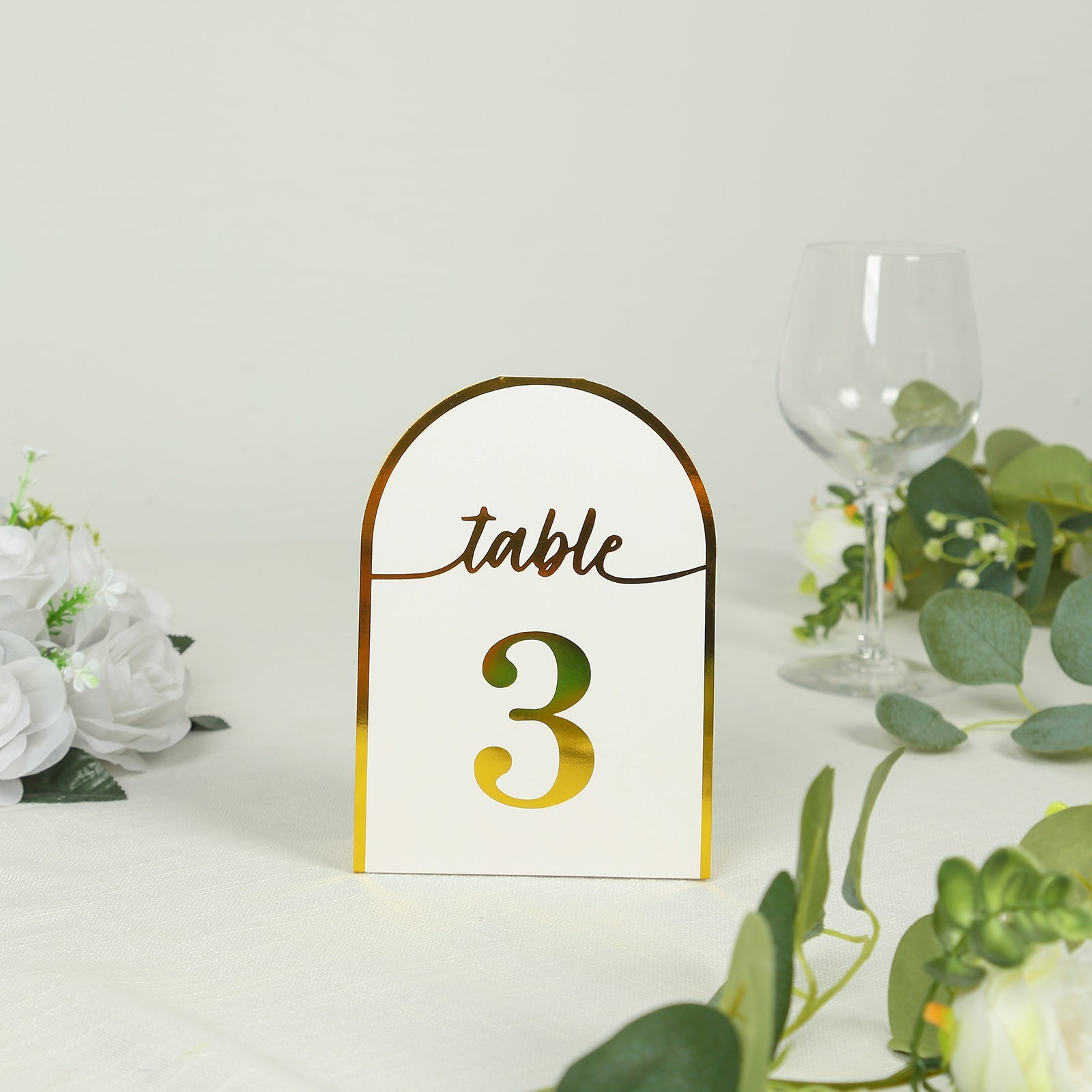 25-Piece Set of Disposable White Table Numbers with Metallic Gold Foil 1 - 25, Free - Standing Double - Sided