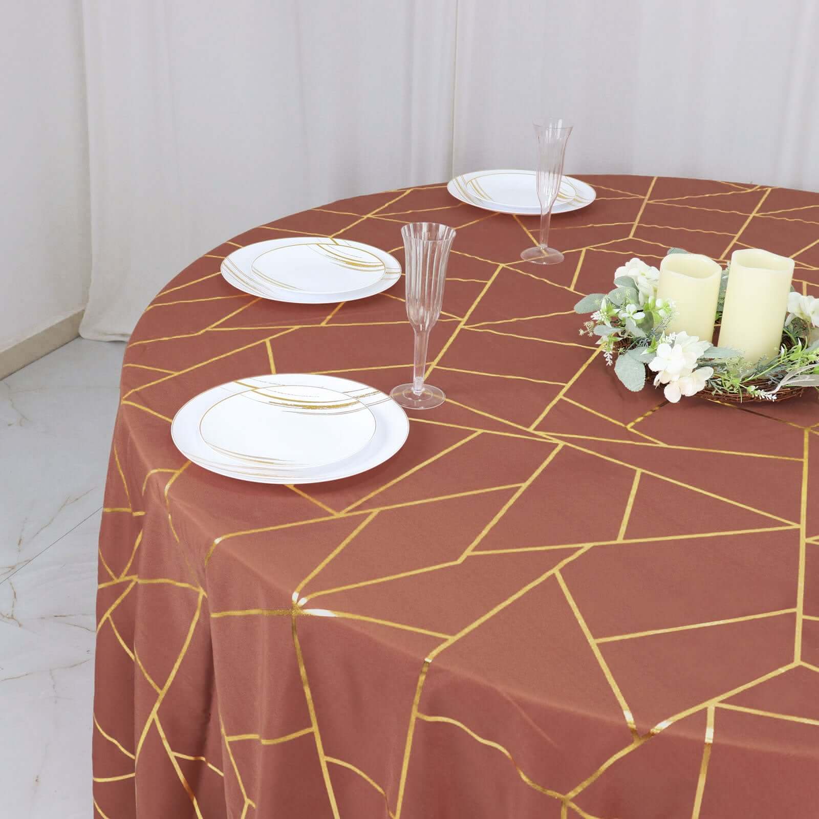 Wrinkle-Resistant Seamless Polyester Round Tablecloth in Terracotta with Gold Foil Geometric Design