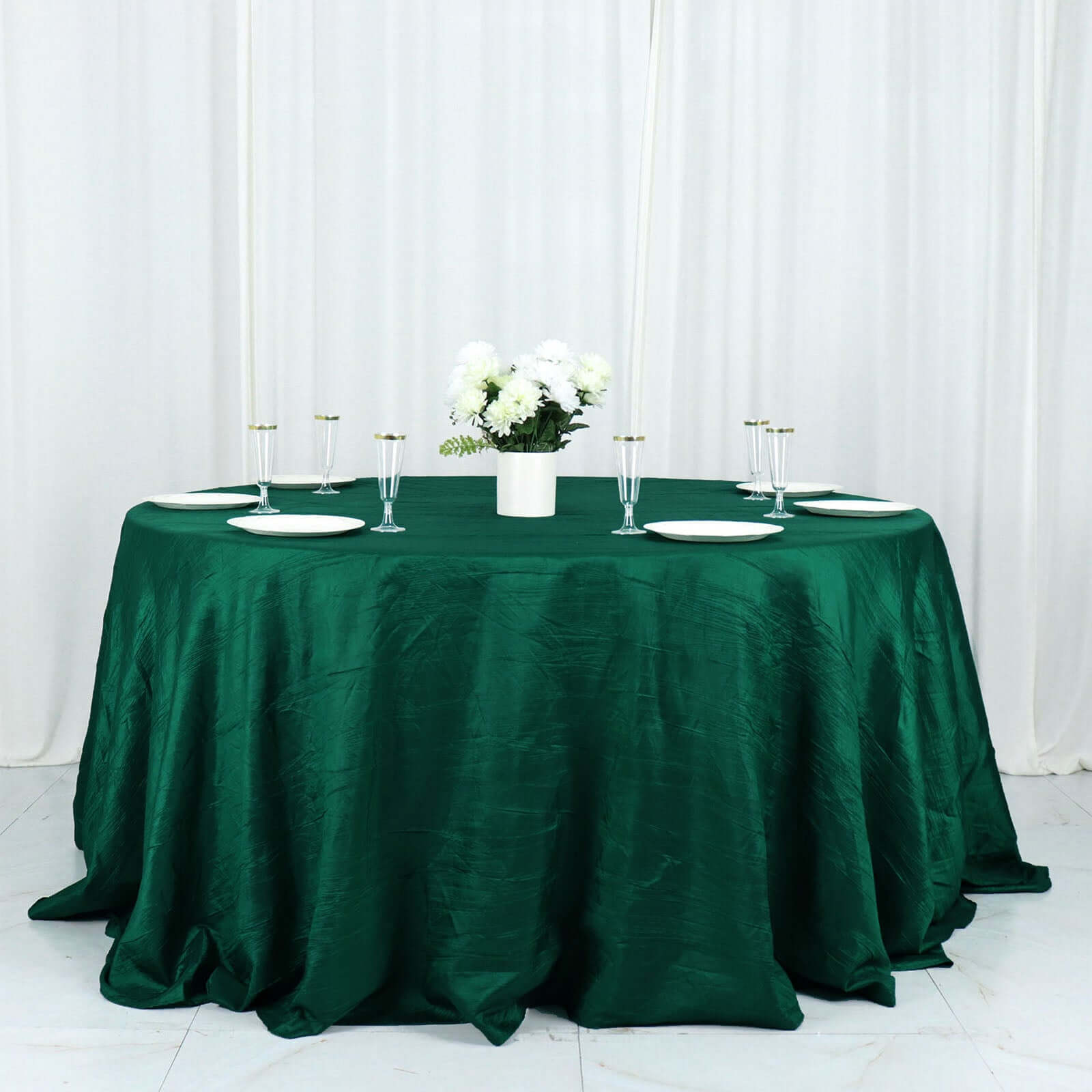 Hunter Emerald Green Seamless Accordion Crinkle Taffeta Round Tablecloth - 132 Inches