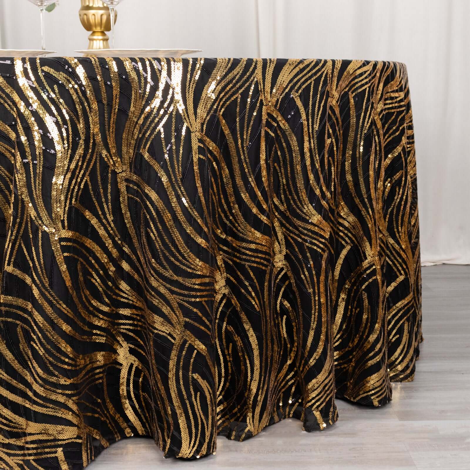 Sparkling Sequin Mesh 120-Inch Round Tablecloth in Black and Gold - Ideal for Events