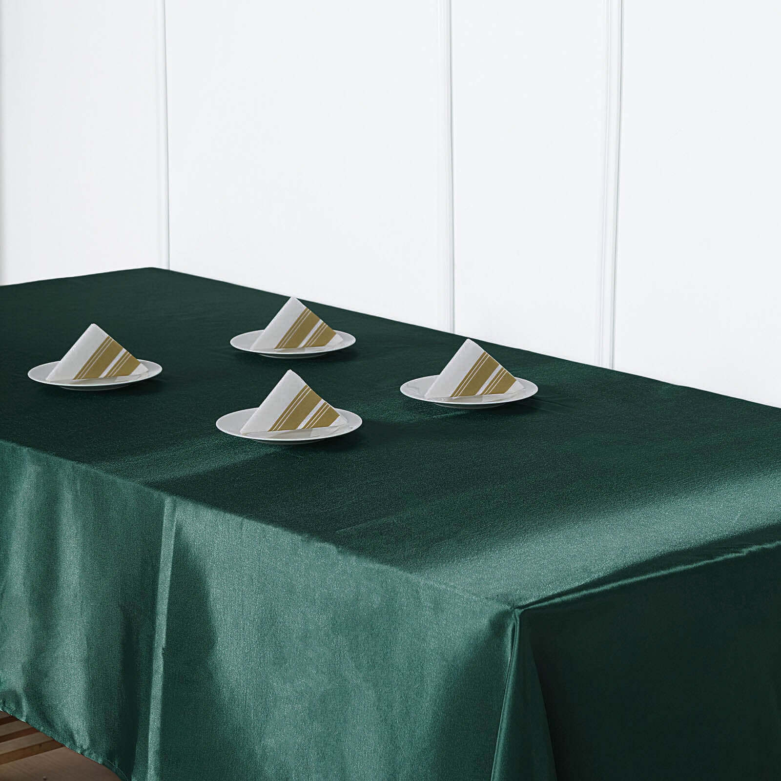 Luxurious Satin 60x102 Rectangular Tablecloth in Hunter Emerald Green