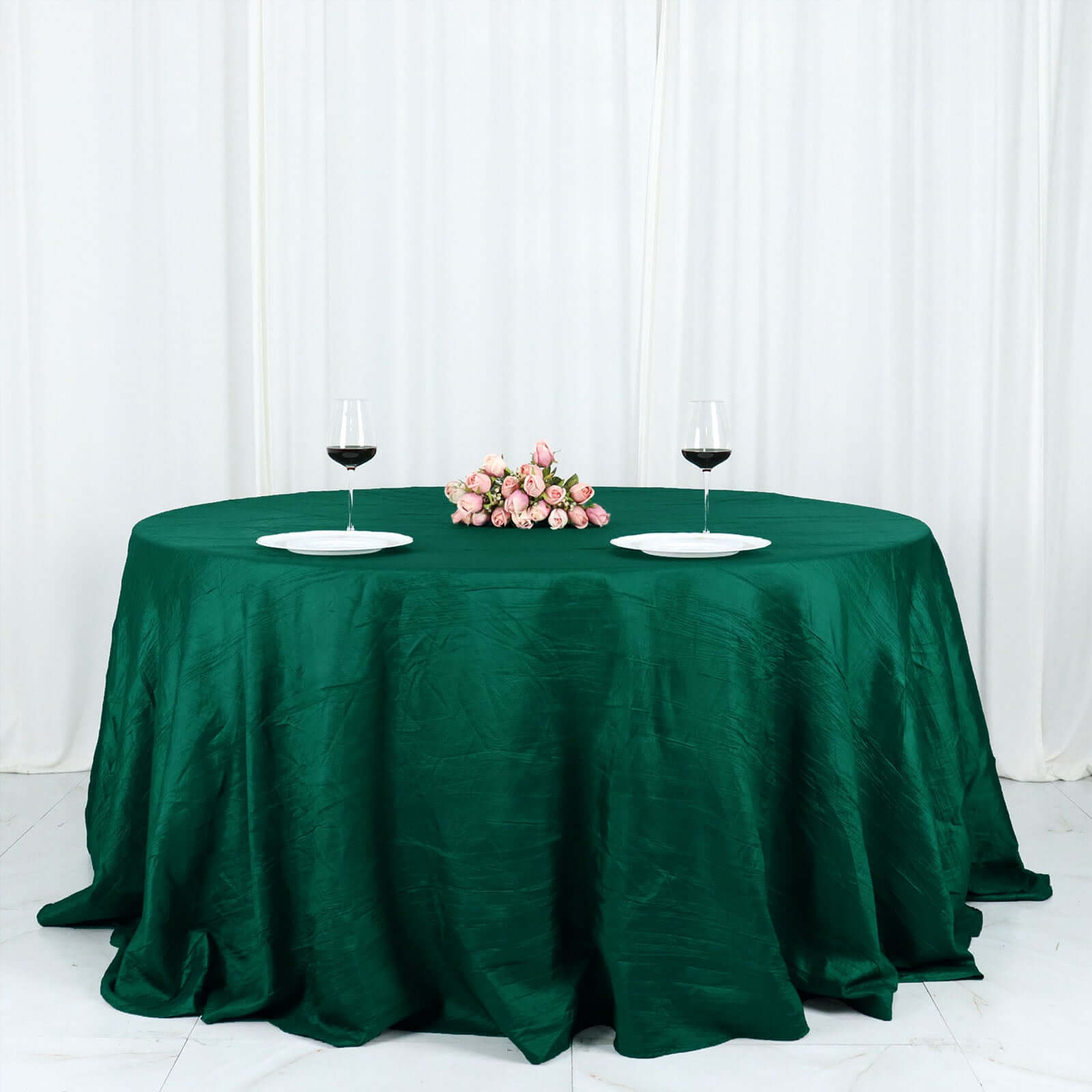 Hunter Emerald Green Seamless Accordion Crinkle Taffeta Round Tablecloth - 132 Inches