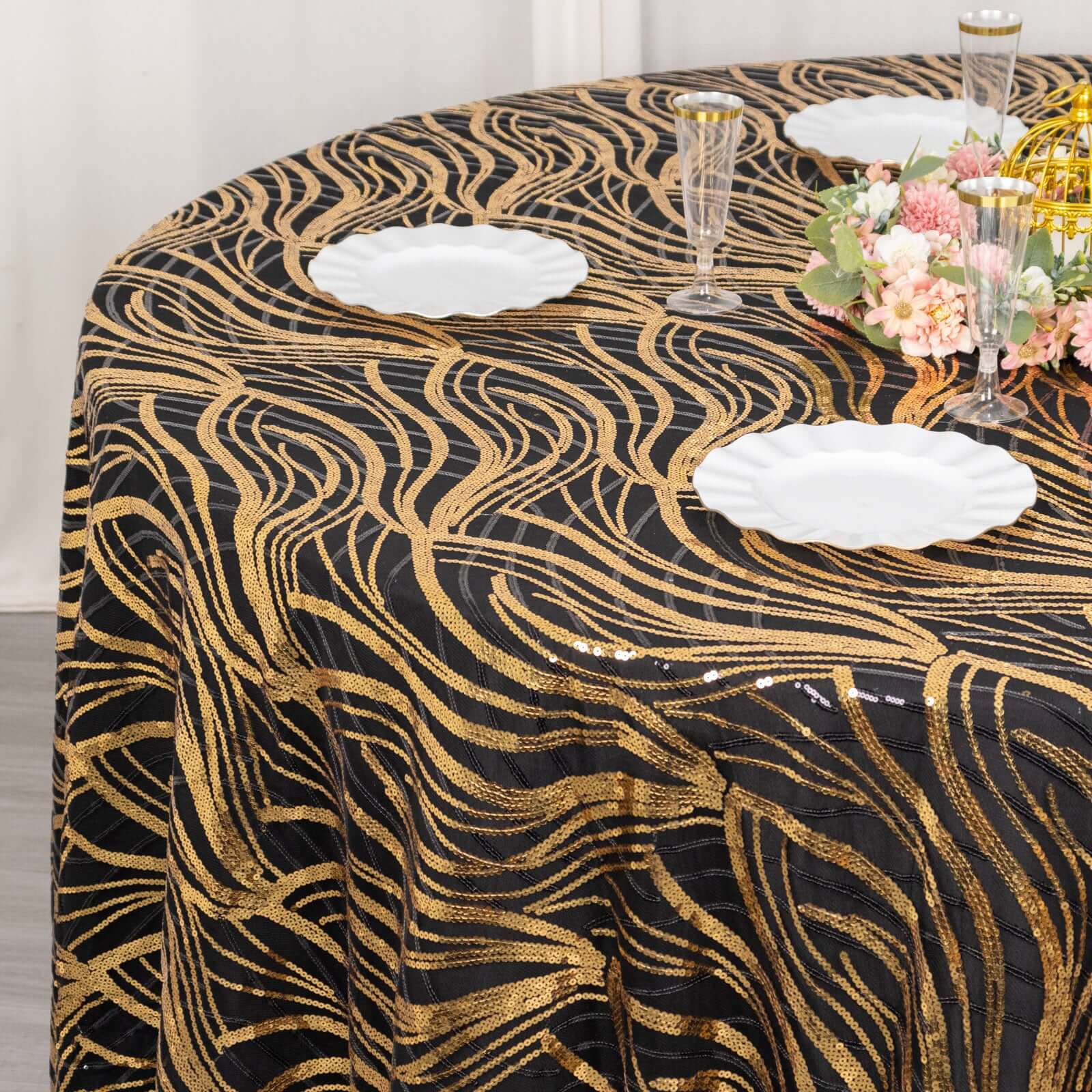 Sparkling Sequin Mesh 120-Inch Round Tablecloth in Black and Gold - Ideal for Events