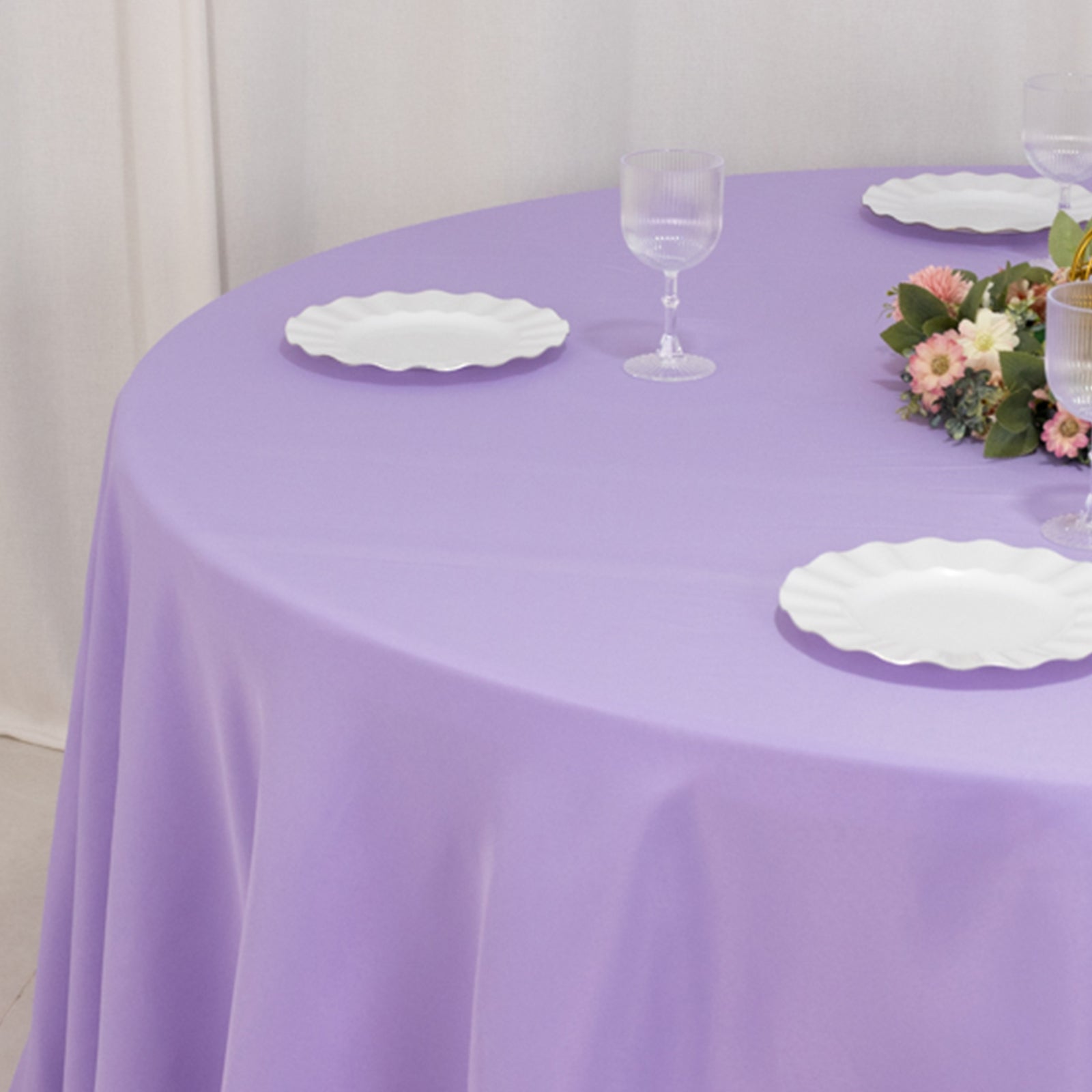 Hot Sale! Seamless 220GSM Wrinkle-Resistant 120' Dia. Premium Polyester Round Tablecloth in Lavender Lilac