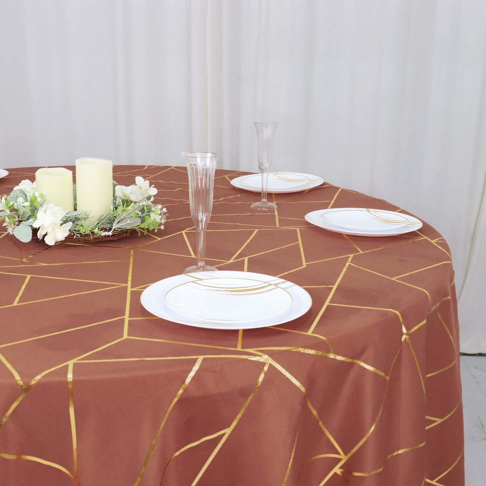 Wrinkle-Resistant Seamless Polyester Round Tablecloth in Terracotta with Gold Foil Geometric Design
