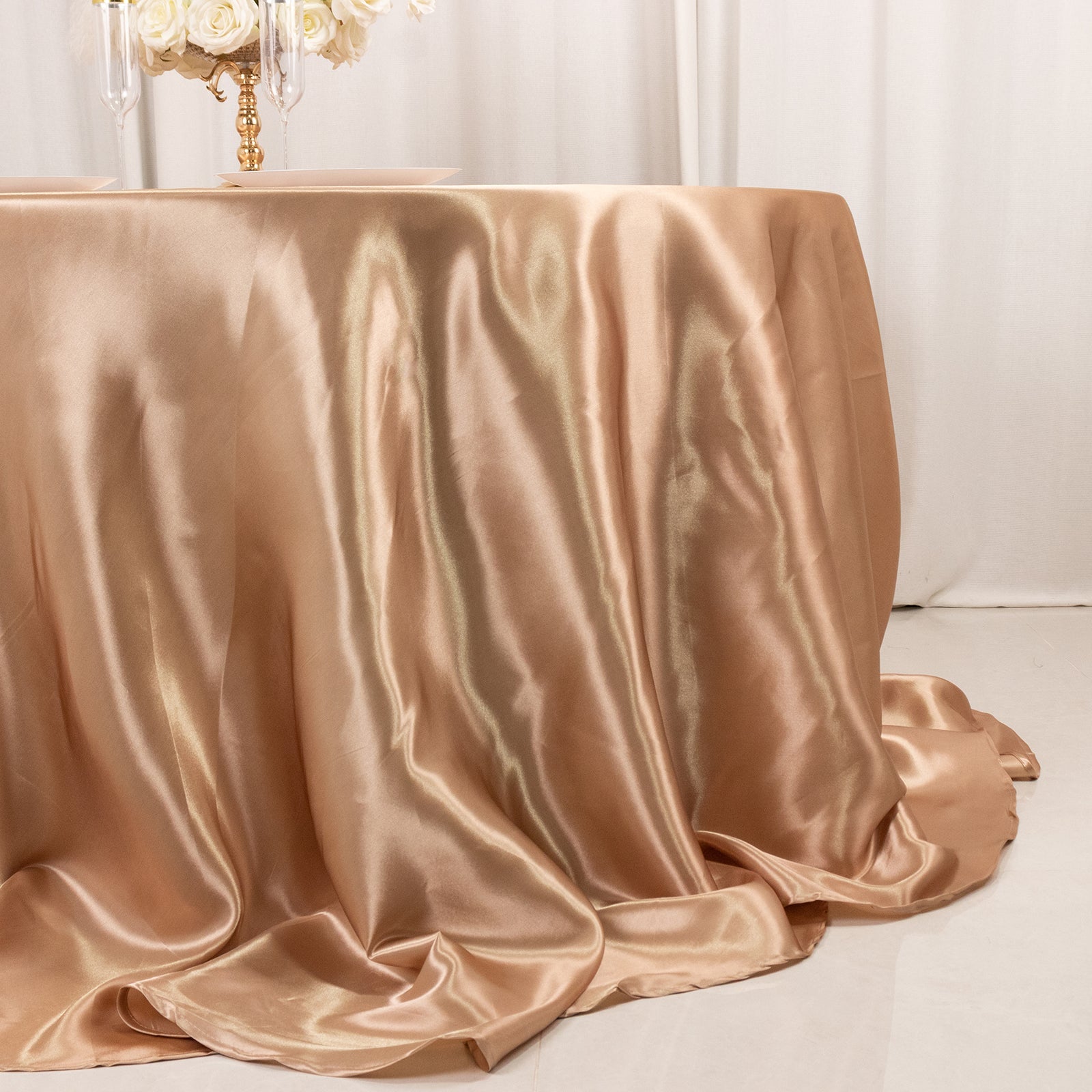 Stylish Seamless Nude Satin 132 - inch Round Tablecloth